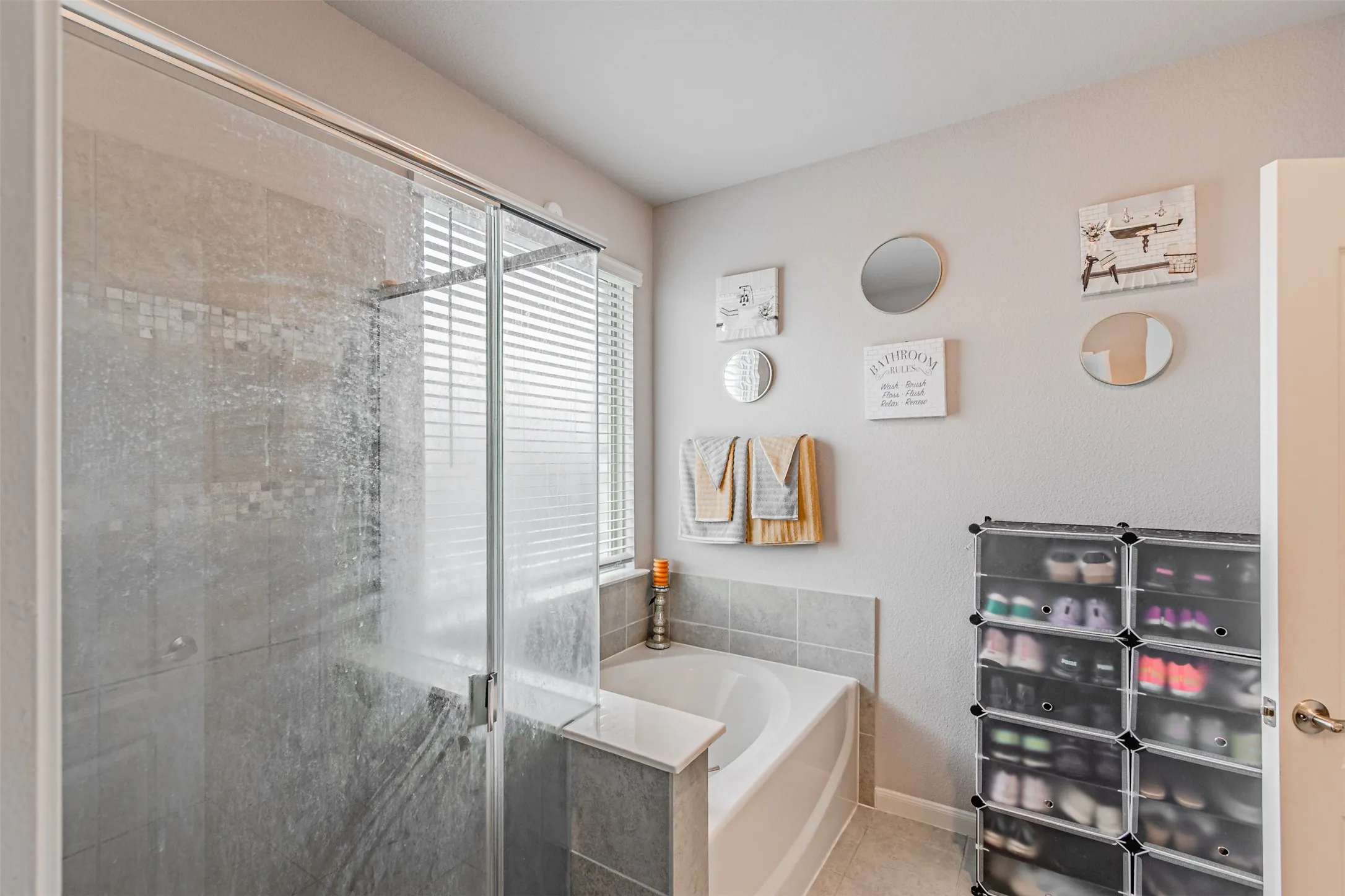 Single Family Residence For Sale in Johnson County , 1128 Goldenrod Drive, Godley, Texas 76044, 5 Bedroom, 4 Bathroom, 2 Garage spaces, 3,090 Sqft, built in 2022, Preowned, mls#21171954, Real Estate Agent in Godley, Homes For Sale in Johnson county, Homes For Sale in Godley, Realtor in Godley Texas, Real Estate Brokerage Independent Realty Texas, Luminita Cordes Realtor
