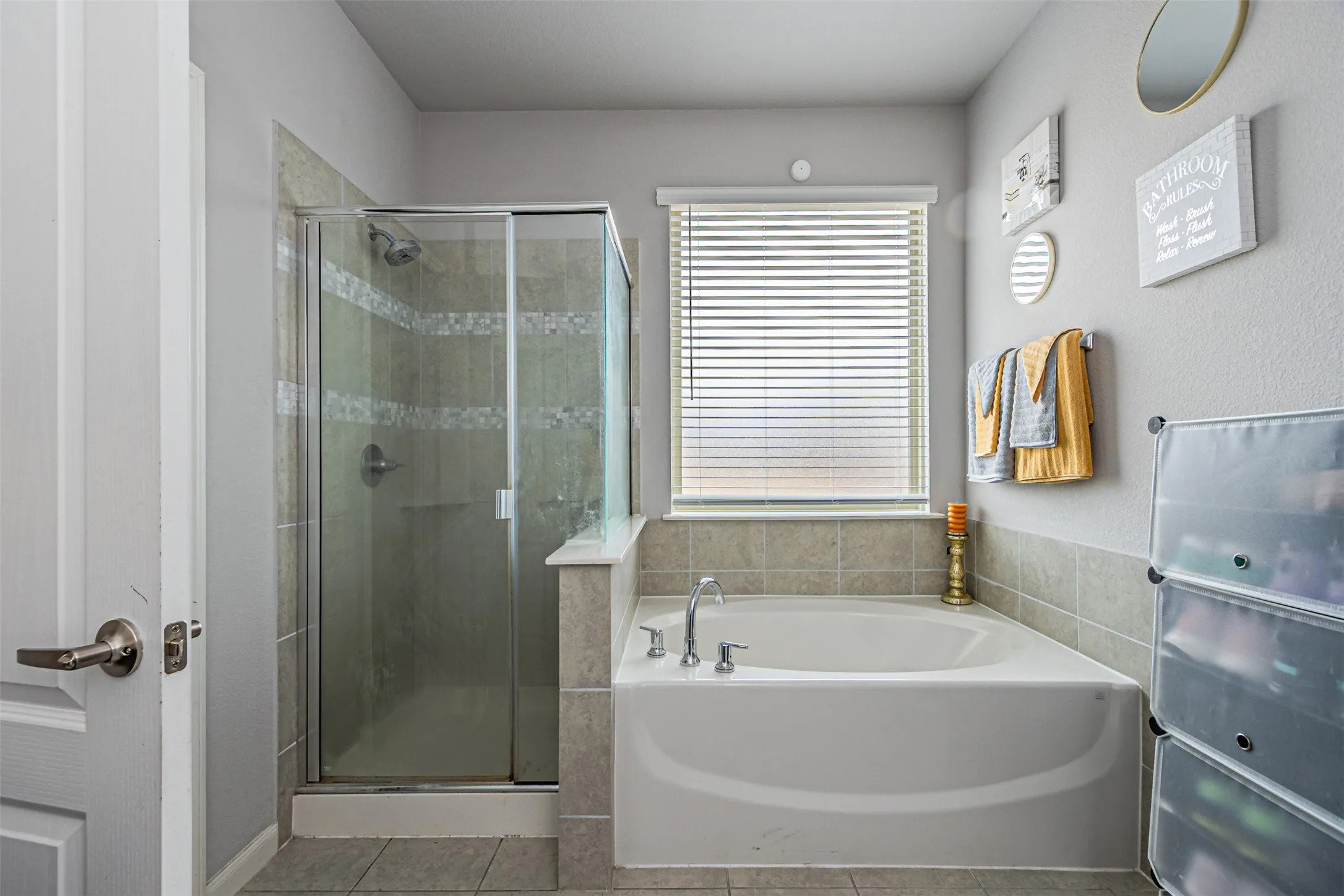 Single Family Residence For Sale in Johnson County , 1128 Goldenrod Drive, Godley, Texas 76044, 5 Bedroom, 4 Bathroom, 2 Garage spaces, 3,090 Sqft, built in 2022, Preowned, mls#21171954, Real Estate Agent in Godley, Homes For Sale in Johnson county, Homes For Sale in Godley, Realtor in Godley Texas, Real Estate Brokerage Independent Realty Texas, Luminita Cordes Realtor