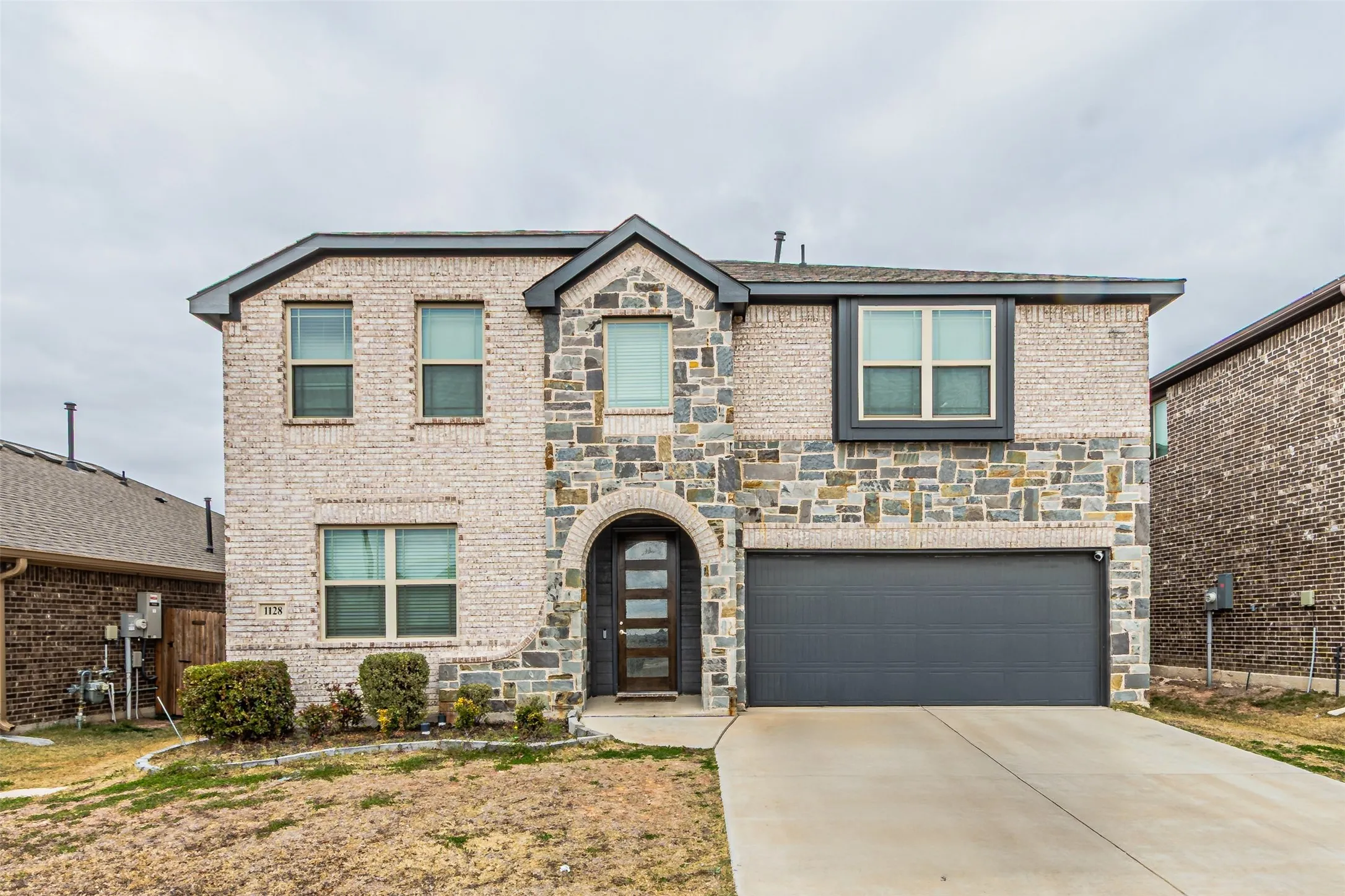 Single Family Residence For Sale in Johnson County , 1128 Goldenrod Drive, Godley, Texas 76044, 5 Bedroom, 4 Bathroom, 2 Garage spaces, 3,090 Sqft, built in 2022, Preowned, mls#21171954, Real Estate Agent in Godley, Homes For Sale in Johnson county, Homes For Sale in Godley, Realtor in Godley Texas, Real Estate Brokerage Independent Realty Texas, Luminita Cordes Realtor