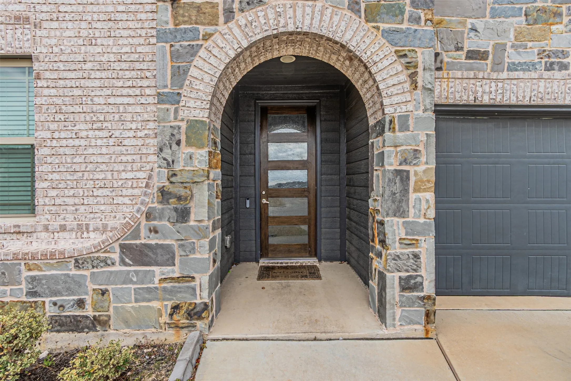 Single Family Residence For Sale in Johnson County , 1128 Goldenrod Drive, Godley, Texas 76044, 5 Bedroom, 4 Bathroom, 2 Garage spaces, 3,090 Sqft, built in 2022, Preowned, mls#21171954, Real Estate Agent in Godley, Homes For Sale in Johnson county, Homes For Sale in Godley, Realtor in Godley Texas, Real Estate Brokerage Independent Realty Texas, Luminita Cordes Realtor