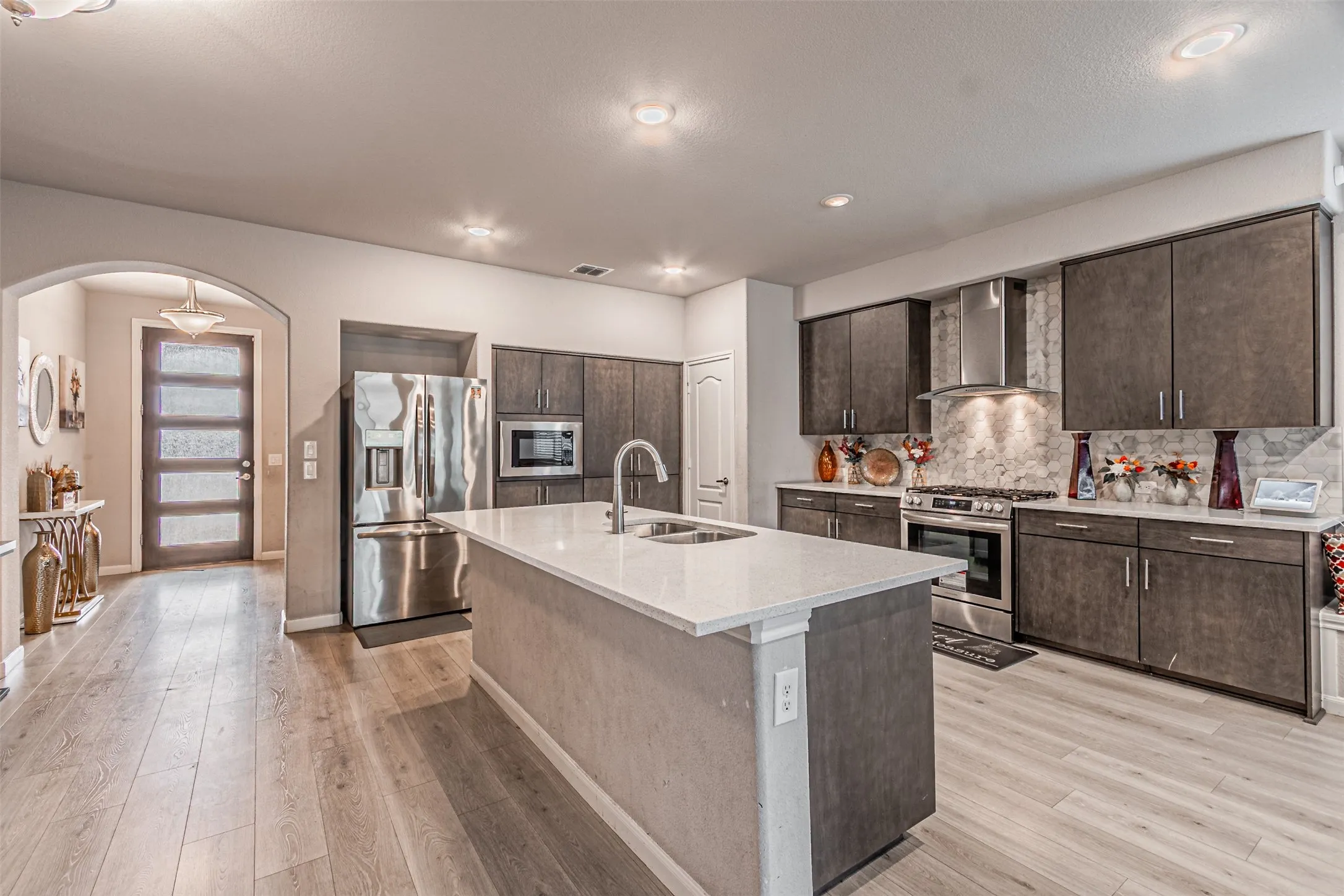 Single Family Residence For Sale in Johnson County , 1128 Goldenrod Drive, Godley, Texas 76044, 5 Bedroom, 4 Bathroom, 2 Garage spaces, 3,090 Sqft, built in 2022, Preowned, mls#21171954, Real Estate Agent in Godley, Homes For Sale in Johnson county, Homes For Sale in Godley, Realtor in Godley Texas, Real Estate Brokerage Independent Realty Texas, Luminita Cordes Realtor