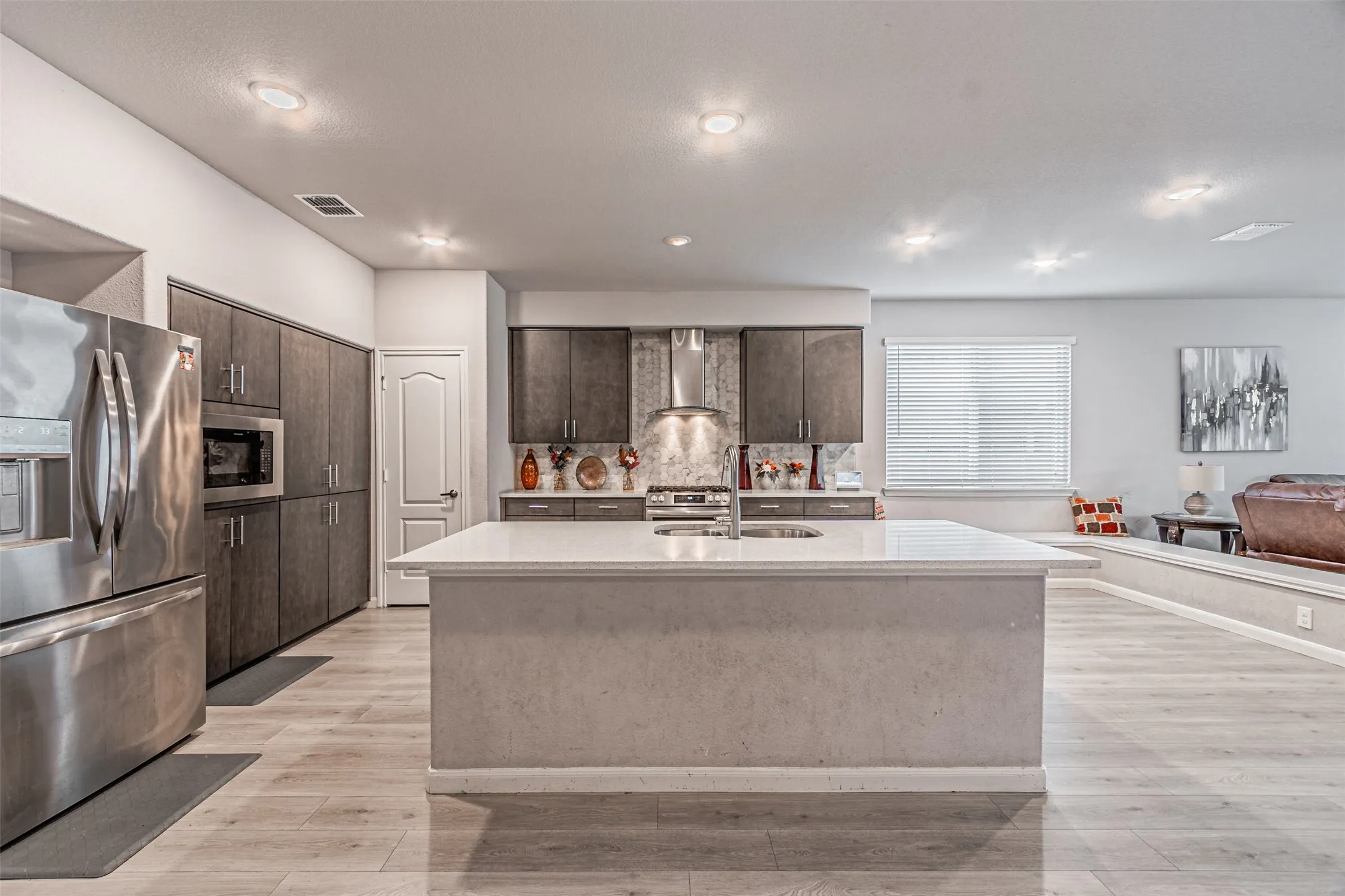 Single Family Residence For Sale in Johnson County , 1128 Goldenrod Drive, Godley, Texas 76044, 5 Bedroom, 4 Bathroom, 2 Garage spaces, 3,090 Sqft, built in 2022, Preowned, mls#21171954, Real Estate Agent in Godley, Homes For Sale in Johnson county, Homes For Sale in Godley, Realtor in Godley Texas, Real Estate Brokerage Independent Realty Texas, Luminita Cordes Realtor