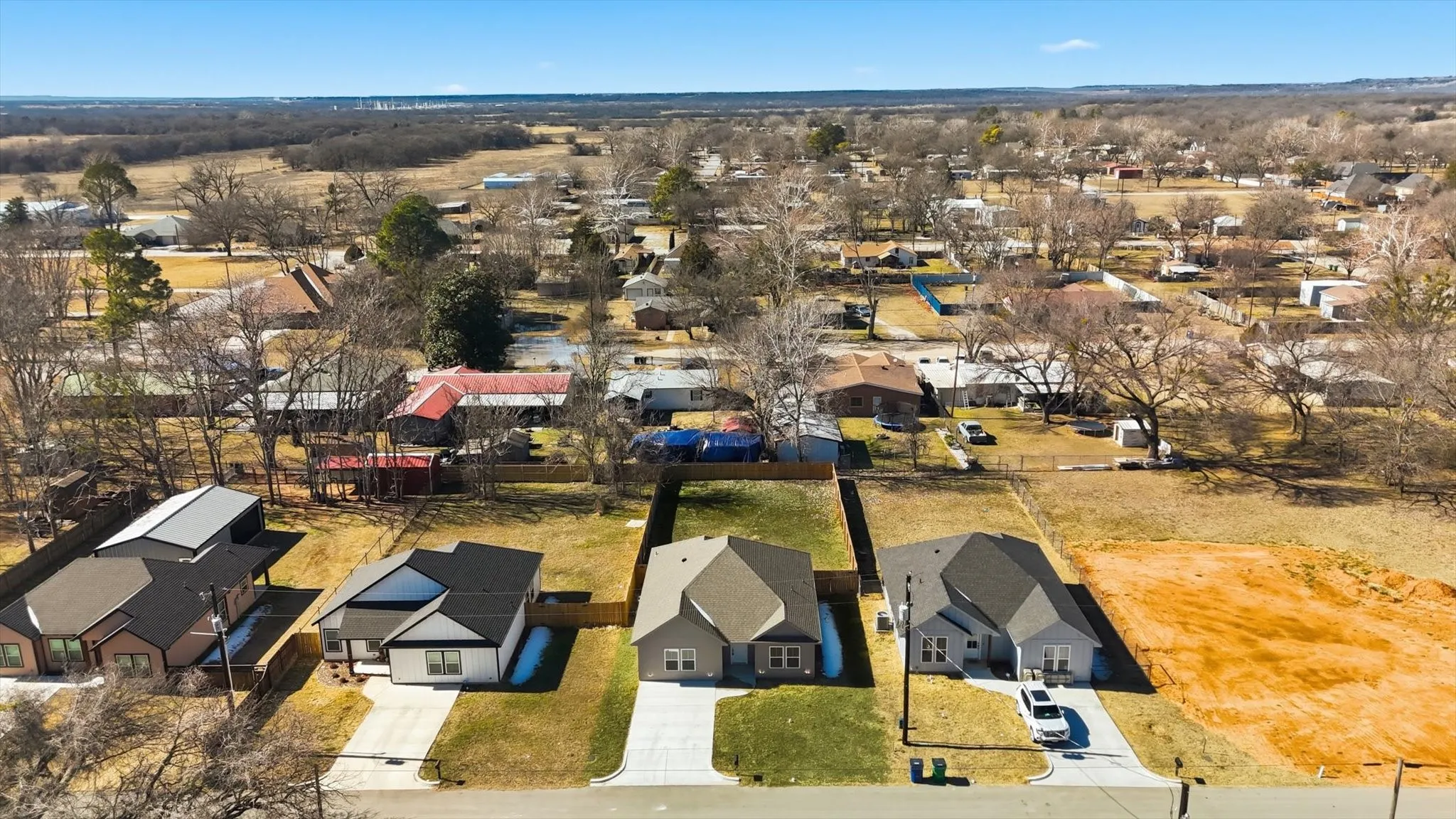 Single Family Residence For Sale in Wise County , 709 3rd Street, Bridgeport, Texas 76426, 3 Bedroom, 2 Bathroom, Garage spaces, 1,518 Sqft, built in 2024, New Construction - Complete, Price $287,595, mls#21168297, Real Estate Agent in Bridgeport, Homes For Sale in Wise county, Homes For Sale in Bridgeport, Realtor in Bridgeport Texas, Real Estate Brokerage Independent Realty Texas, Luminita Cordes Realtor
