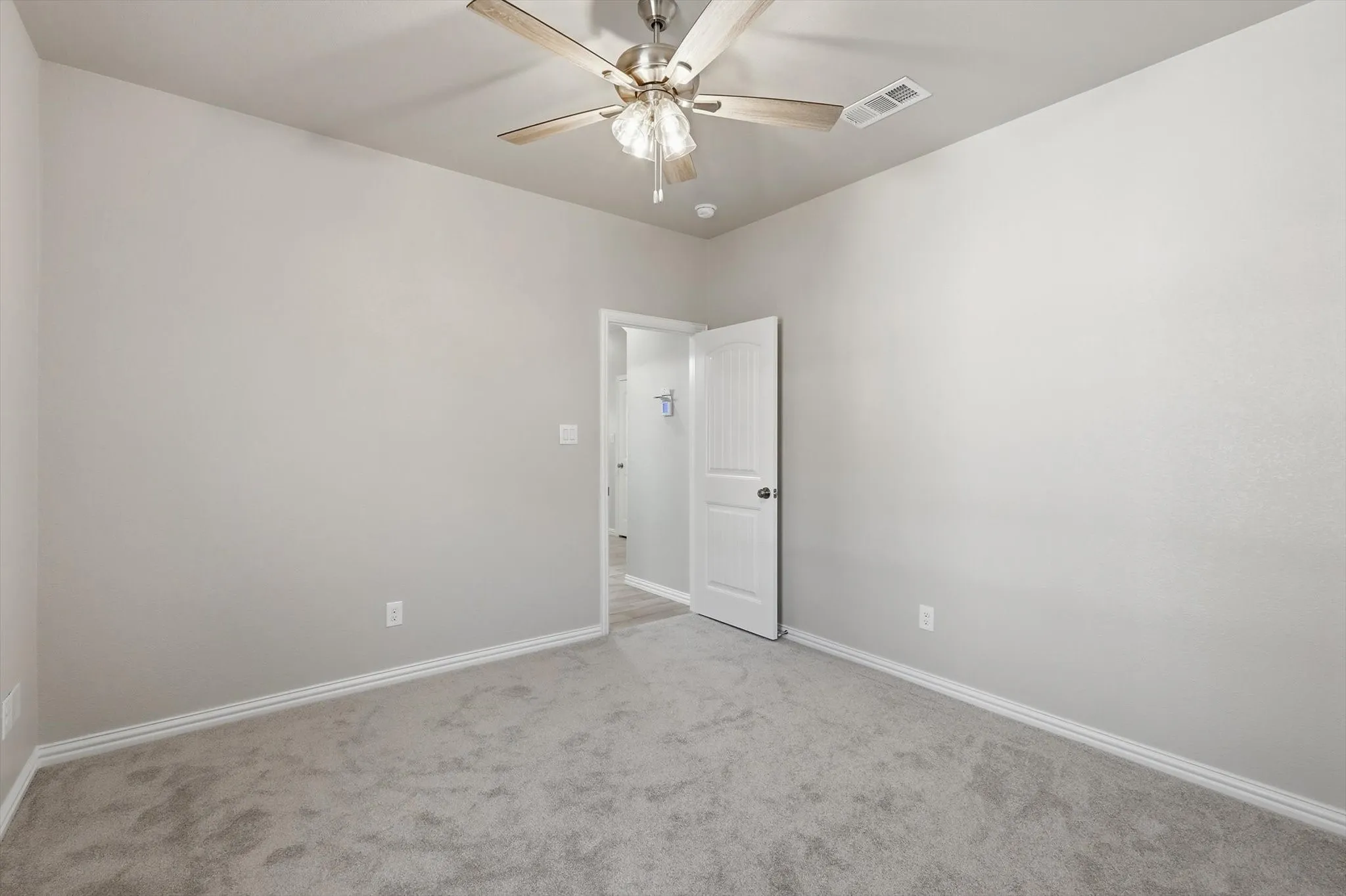 Single Family Residence For Sale in Wise County , 709 3rd Street, Bridgeport, Texas 76426, 3 Bedroom, 2 Bathroom, Garage spaces, 1,518 Sqft, built in 2024, New Construction - Complete, Price $287,595, mls#21168297, Real Estate Agent in Bridgeport, Homes For Sale in Wise county, Homes For Sale in Bridgeport, Realtor in Bridgeport Texas, Real Estate Brokerage Independent Realty Texas, Luminita Cordes Realtor