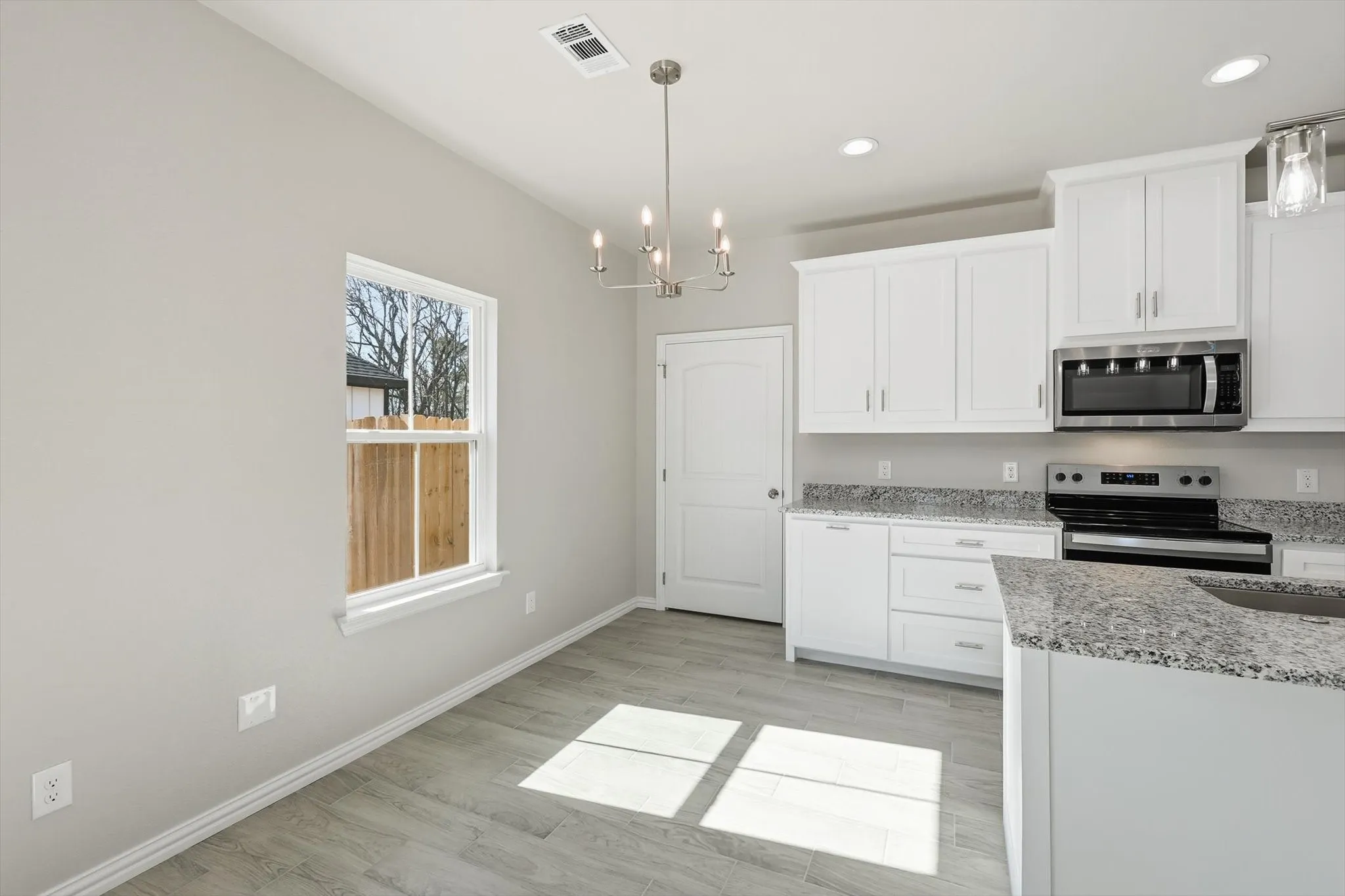 Single Family Residence For Sale in Wise County , 709 3rd Street, Bridgeport, Texas 76426, 3 Bedroom, 2 Bathroom, Garage spaces, 1,518 Sqft, built in 2024, New Construction - Complete, Price $287,595, mls#21168297, Real Estate Agent in Bridgeport, Homes For Sale in Wise county, Homes For Sale in Bridgeport, Realtor in Bridgeport Texas, Real Estate Brokerage Independent Realty Texas, Luminita Cordes Realtor