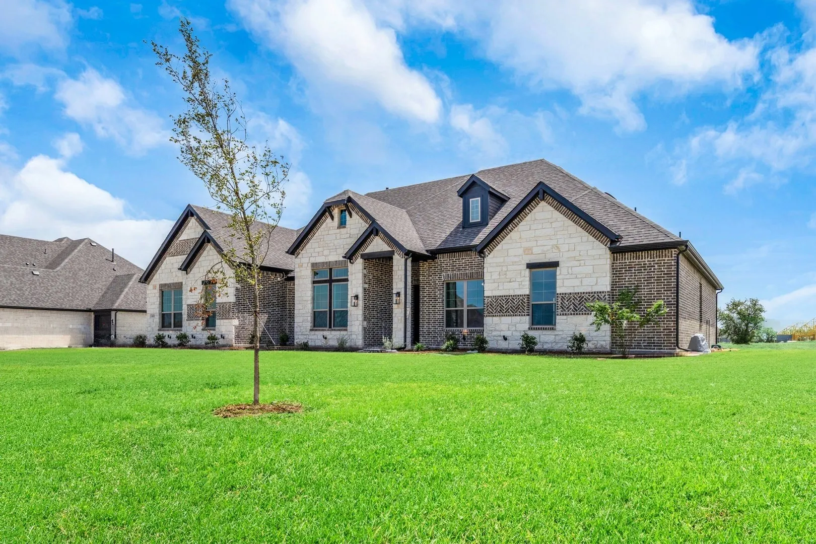 Single Family Residence For Sale in Rockwall County , 432 Estate Lane, Mclendon Chisholm, Texas 75032, 5 Bedroom, 5 Bathroom, 3 Garage spaces, 2,870 Sqft, built in 2025, New Construction - Complete, mls#21172920, Real Estate Agent in Mclendon Chisholm, Homes For Sale in Rockwall county, Homes For Sale in Mclendon Chisholm, Realtor in Mclendon Chisholm Texas, Real Estate Brokerage Independent Realty Texas, Luminita Cordes Realtor