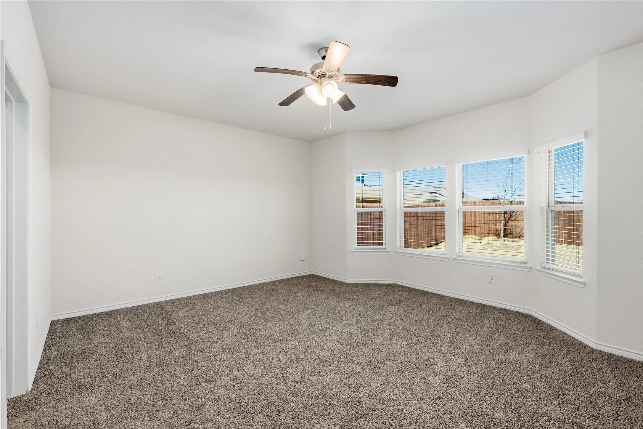Single Family Residence For Sale in Collin County , 4009 Savoy Way, Mc Kinney, Texas 75071, 4 Bedroom, 3 Bathroom, 2 Garage spaces, 2,705 Sqft, built in 2023, Preowned, mls#21172322, Real Estate Agent in Mc Kinney, Homes For Sale in Collin county, Homes For Sale in Mc Kinney, Realtor in Mc Kinney Texas, Real Estate Brokerage Independent Realty Texas, Luminita Cordes Realtor