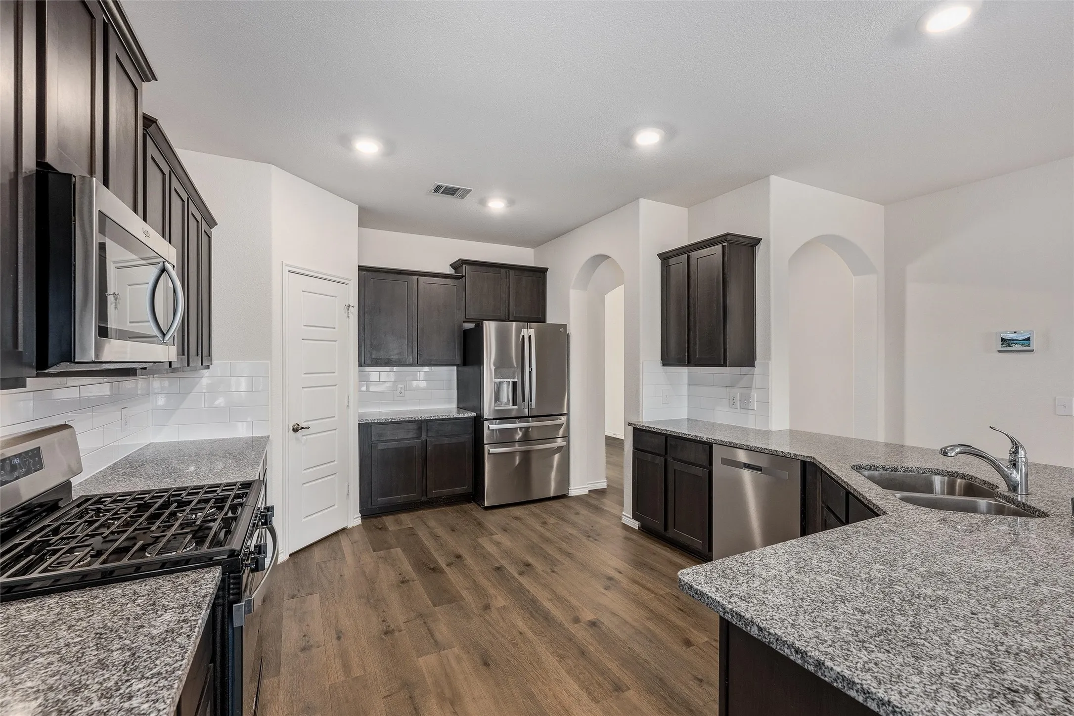 Single Family Residence For Sale in Collin County , 4009 Savoy Way, Mc Kinney, Texas 75071, 4 Bedroom, 3 Bathroom, 2 Garage spaces, 2,705 Sqft, built in 2023, Preowned, mls#21172322, Real Estate Agent in Mc Kinney, Homes For Sale in Collin county, Homes For Sale in Mc Kinney, Realtor in Mc Kinney Texas, Real Estate Brokerage Independent Realty Texas, Luminita Cordes Realtor