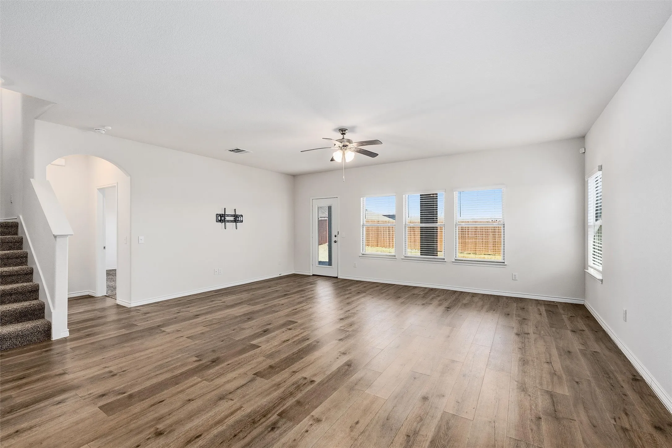 Single Family Residence For Sale in Collin County , 4009 Savoy Way, Mc Kinney, Texas 75071, 4 Bedroom, 3 Bathroom, 2 Garage spaces, 2,705 Sqft, built in 2023, Preowned, mls#21172322, Real Estate Agent in Mc Kinney, Homes For Sale in Collin county, Homes For Sale in Mc Kinney, Realtor in Mc Kinney Texas, Real Estate Brokerage Independent Realty Texas, Luminita Cordes Realtor