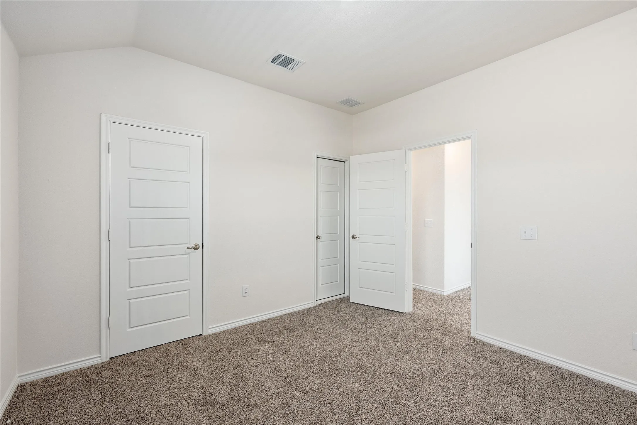 Single Family Residence For Sale in Collin County , 4009 Savoy Way, Mc Kinney, Texas 75071, 4 Bedroom, 3 Bathroom, 2 Garage spaces, 2,705 Sqft, built in 2023, Preowned, mls#21172322, Real Estate Agent in Mc Kinney, Homes For Sale in Collin county, Homes For Sale in Mc Kinney, Realtor in Mc Kinney Texas, Real Estate Brokerage Independent Realty Texas, Luminita Cordes Realtor