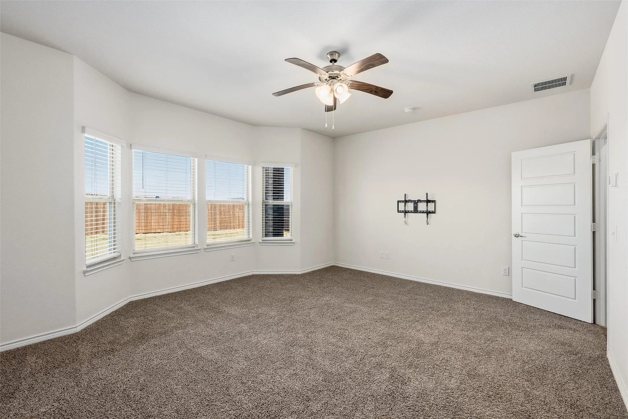 Single Family Residence For Sale in Collin County , 4009 Savoy Way, Mc Kinney, Texas 75071, 4 Bedroom, 3 Bathroom, 2 Garage spaces, 2,705 Sqft, built in 2023, Preowned, mls#21172322, Real Estate Agent in Mc Kinney, Homes For Sale in Collin county, Homes For Sale in Mc Kinney, Realtor in Mc Kinney Texas, Real Estate Brokerage Independent Realty Texas, Luminita Cordes Realtor