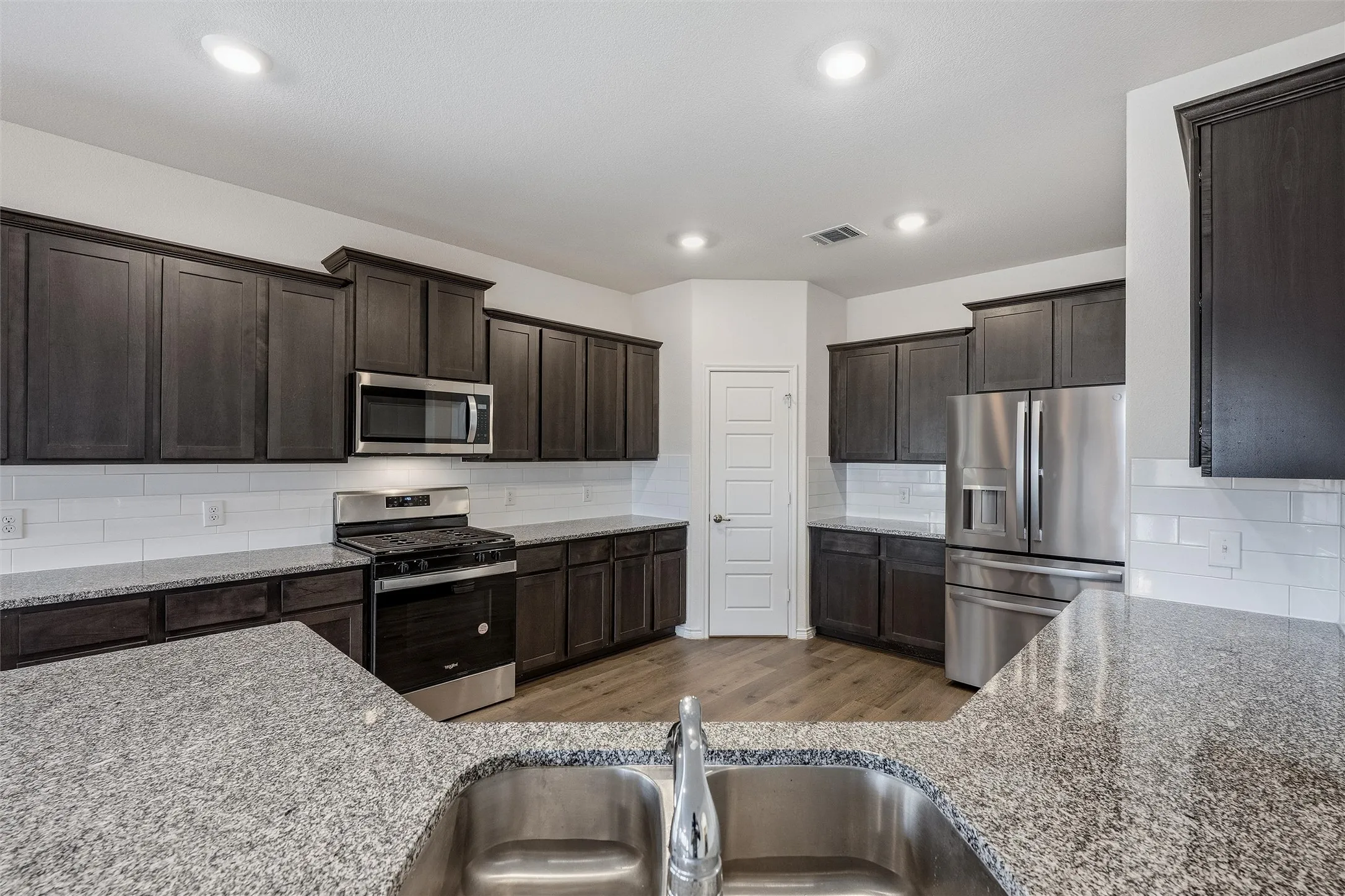 Single Family Residence For Sale in Collin County , 4009 Savoy Way, Mc Kinney, Texas 75071, 4 Bedroom, 3 Bathroom, 2 Garage spaces, 2,705 Sqft, built in 2023, Preowned, mls#21172322, Real Estate Agent in Mc Kinney, Homes For Sale in Collin county, Homes For Sale in Mc Kinney, Realtor in Mc Kinney Texas, Real Estate Brokerage Independent Realty Texas, Luminita Cordes Realtor