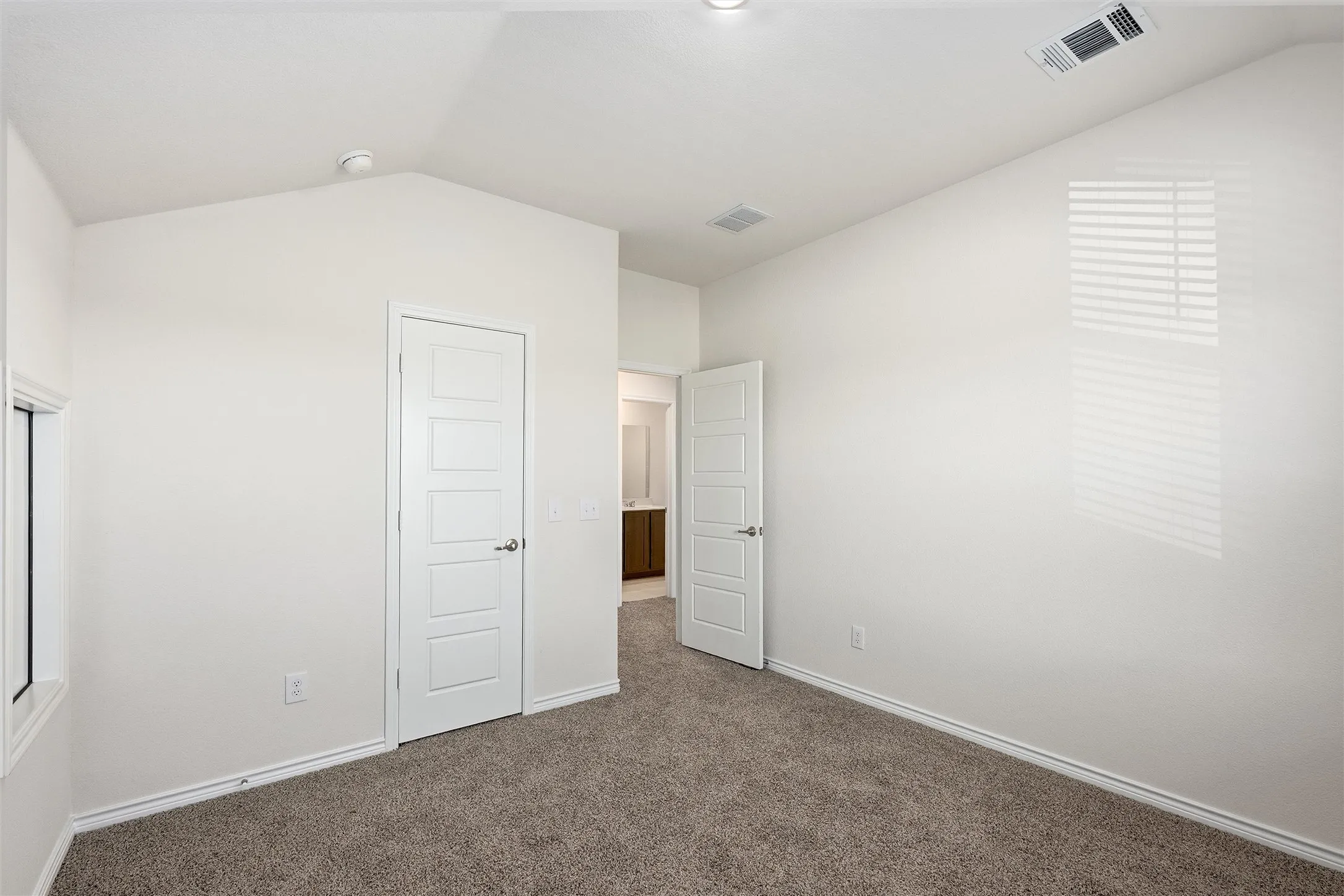 Single Family Residence For Sale in Collin County , 4009 Savoy Way, Mc Kinney, Texas 75071, 4 Bedroom, 3 Bathroom, 2 Garage spaces, 2,705 Sqft, built in 2023, Preowned, mls#21172322, Real Estate Agent in Mc Kinney, Homes For Sale in Collin county, Homes For Sale in Mc Kinney, Realtor in Mc Kinney Texas, Real Estate Brokerage Independent Realty Texas, Luminita Cordes Realtor