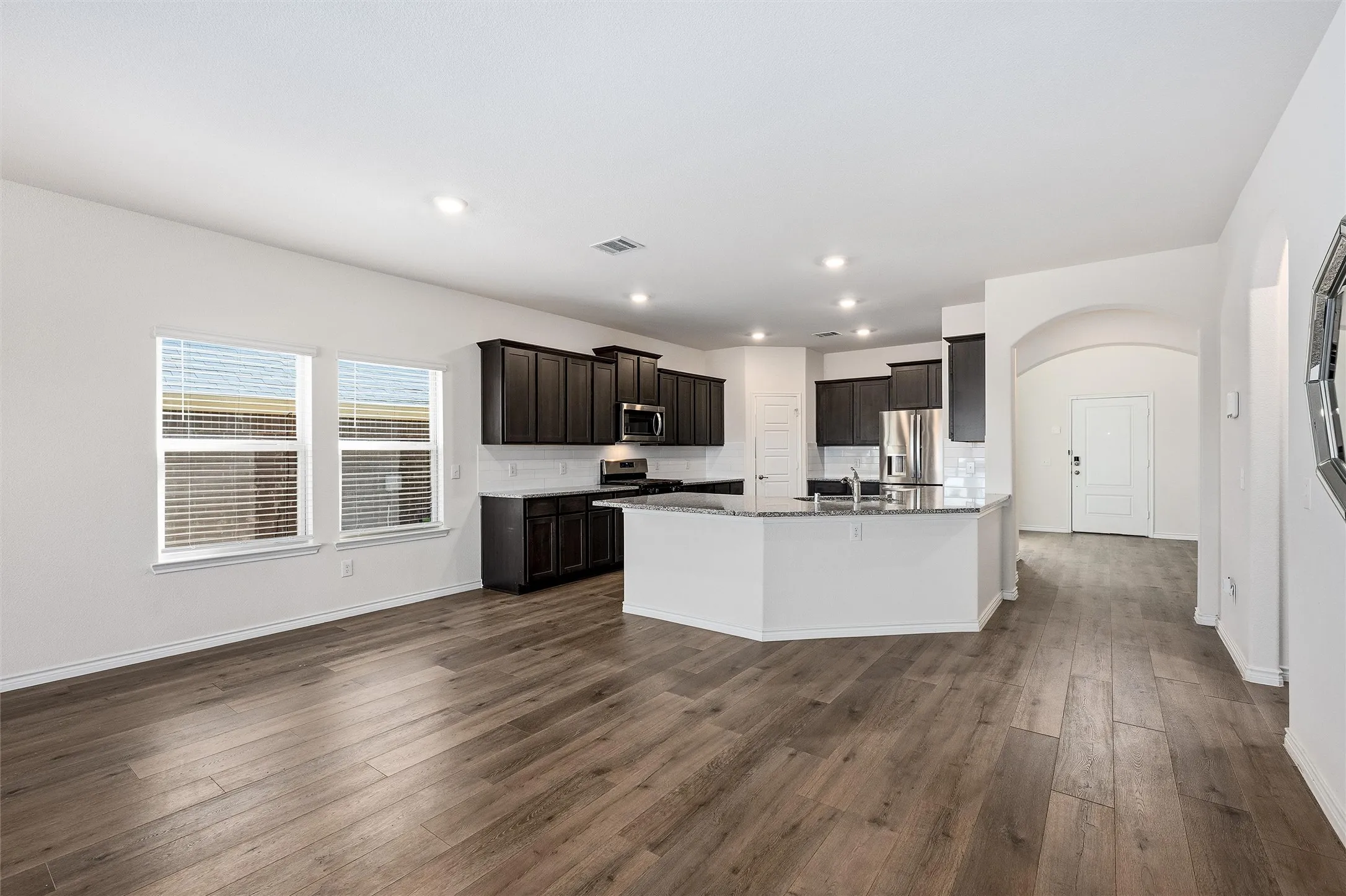 Single Family Residence For Sale in Collin County , 4009 Savoy Way, Mc Kinney, Texas 75071, 4 Bedroom, 3 Bathroom, 2 Garage spaces, 2,705 Sqft, built in 2023, Preowned, mls#21172322, Real Estate Agent in Mc Kinney, Homes For Sale in Collin county, Homes For Sale in Mc Kinney, Realtor in Mc Kinney Texas, Real Estate Brokerage Independent Realty Texas, Luminita Cordes Realtor