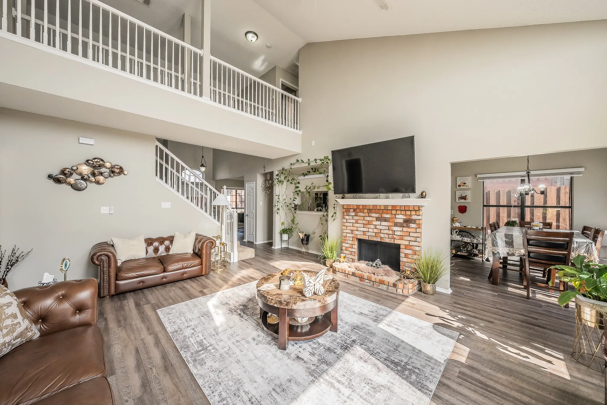 Single Family Residence For Sale in Tarrant County , 2322 Wilmette Drive, Arlington, Texas 76018, 5 Bedroom, 4 Bathroom, 2 Garage spaces, 3,103 Sqft, built in 1998, mls#21173076, Real Estate Agent in Arlington, Homes For Sale in Tarrant county, Homes For Sale in Arlington, Realtor in Arlington Texas, Real Estate Brokerage Independent Realty Texas, Luminita Cordes Realtor