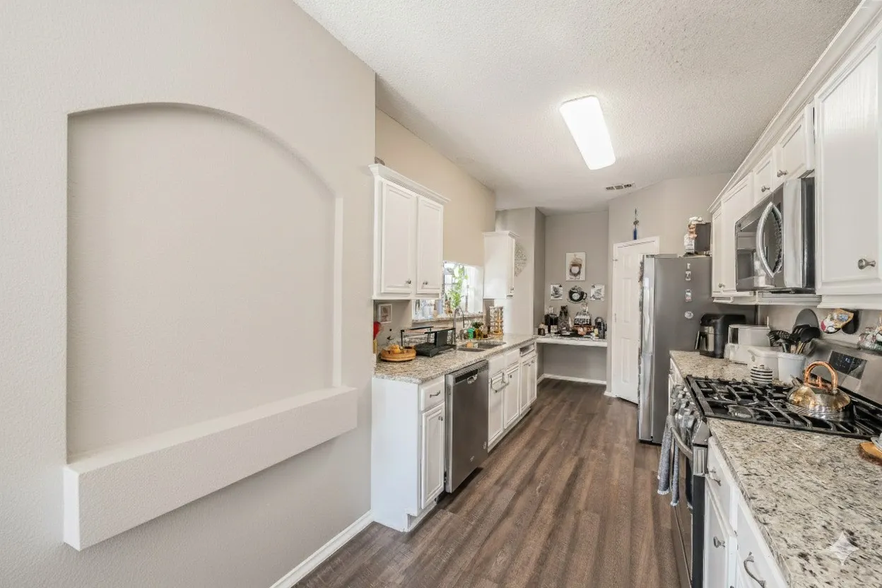 Single Family Residence For Sale in Tarrant County , 2322 Wilmette Drive, Arlington, Texas 76018, 5 Bedroom, 4 Bathroom, 2 Garage spaces, 3,103 Sqft, built in 1998, mls#21173076, Real Estate Agent in Arlington, Homes For Sale in Tarrant county, Homes For Sale in Arlington, Realtor in Arlington Texas, Real Estate Brokerage Independent Realty Texas, Luminita Cordes Realtor