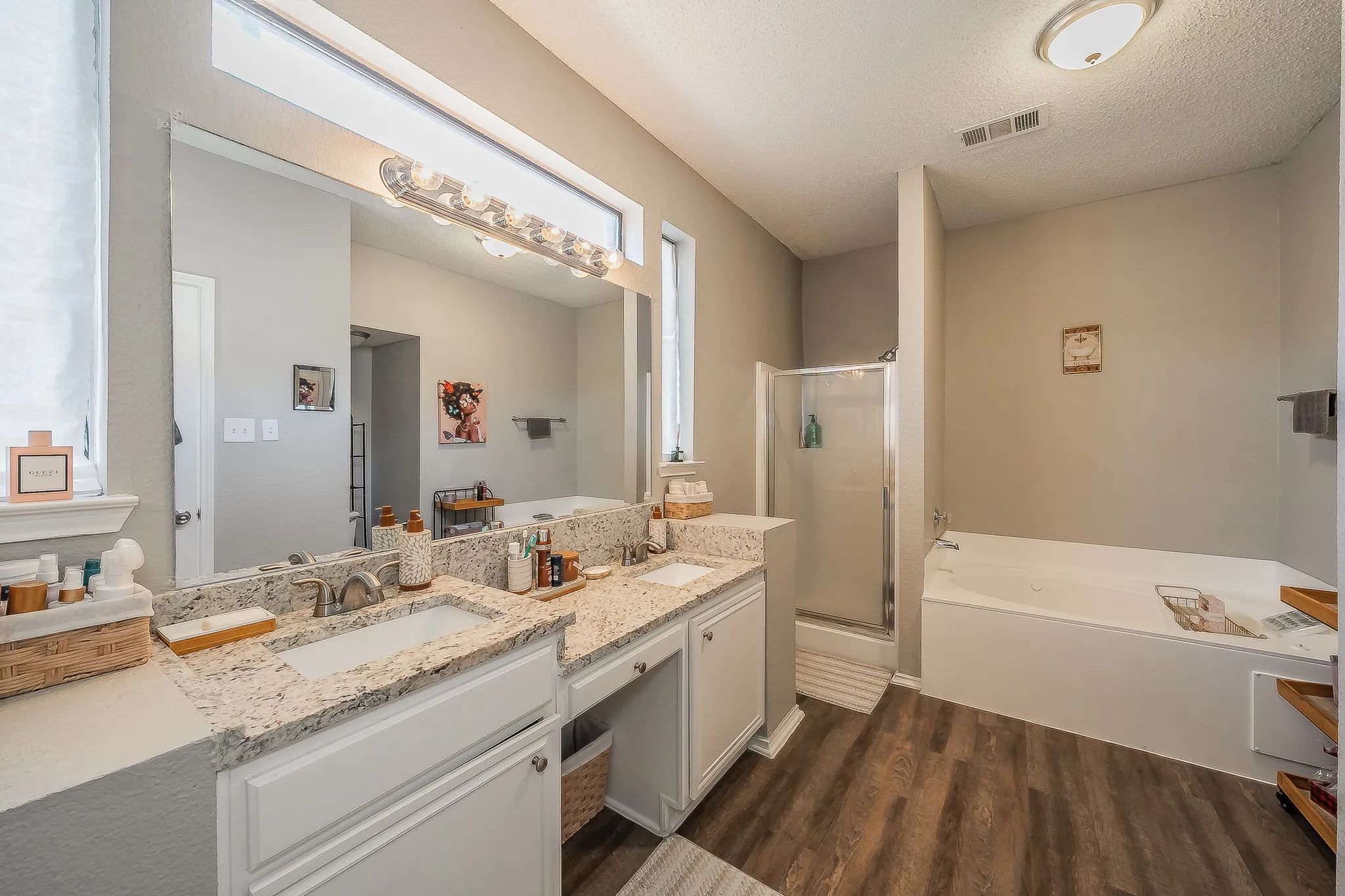 Single Family Residence For Sale in Tarrant County , 2322 Wilmette Drive, Arlington, Texas 76018, 5 Bedroom, 4 Bathroom, 2 Garage spaces, 3,103 Sqft, built in 1998, mls#21173076, Real Estate Agent in Arlington, Homes For Sale in Tarrant county, Homes For Sale in Arlington, Realtor in Arlington Texas, Real Estate Brokerage Independent Realty Texas, Luminita Cordes Realtor