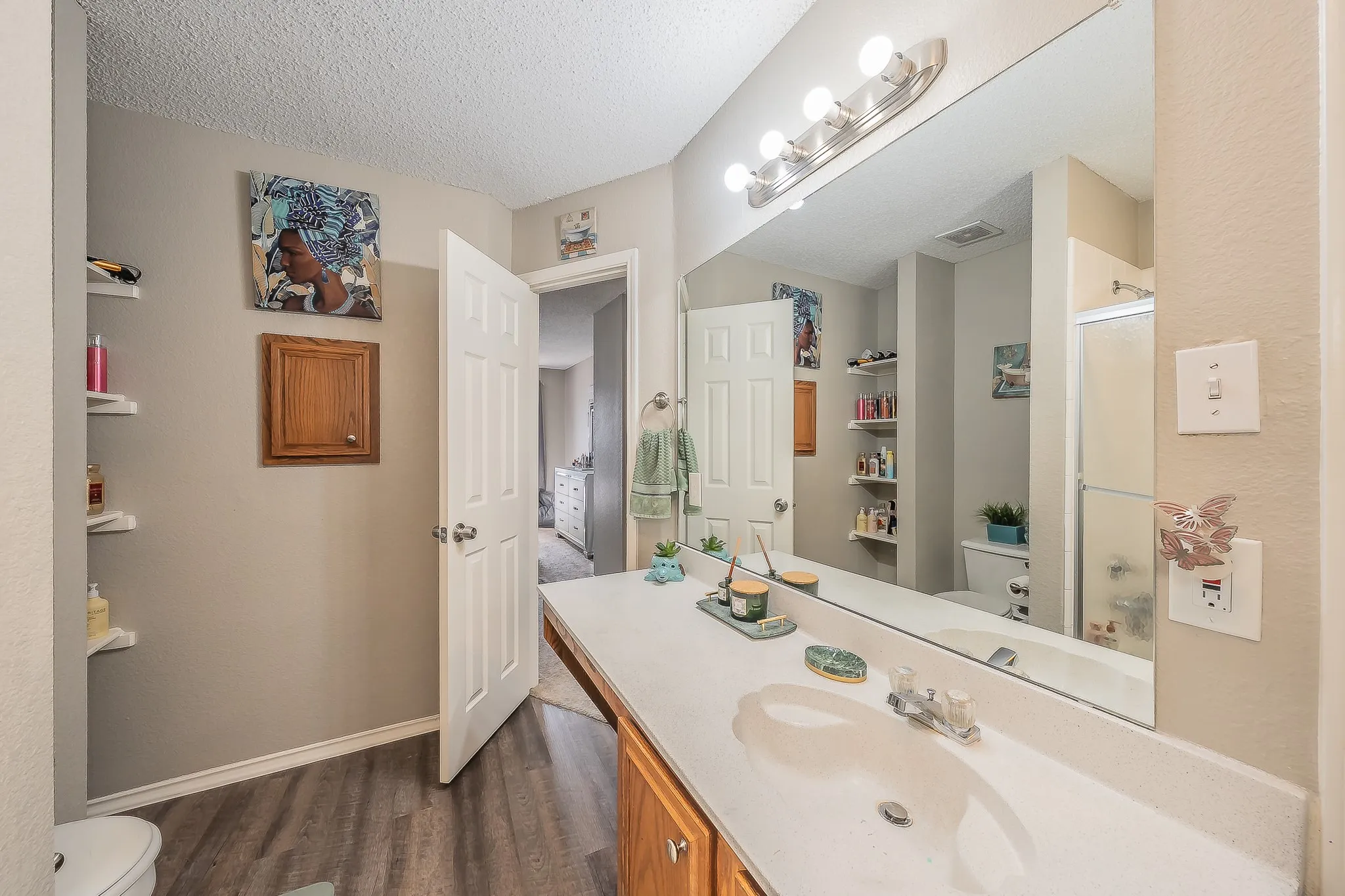 Single Family Residence For Sale in Tarrant County , 2322 Wilmette Drive, Arlington, Texas 76018, 5 Bedroom, 4 Bathroom, 2 Garage spaces, 3,103 Sqft, built in 1998, mls#21173076, Real Estate Agent in Arlington, Homes For Sale in Tarrant county, Homes For Sale in Arlington, Realtor in Arlington Texas, Real Estate Brokerage Independent Realty Texas, Luminita Cordes Realtor