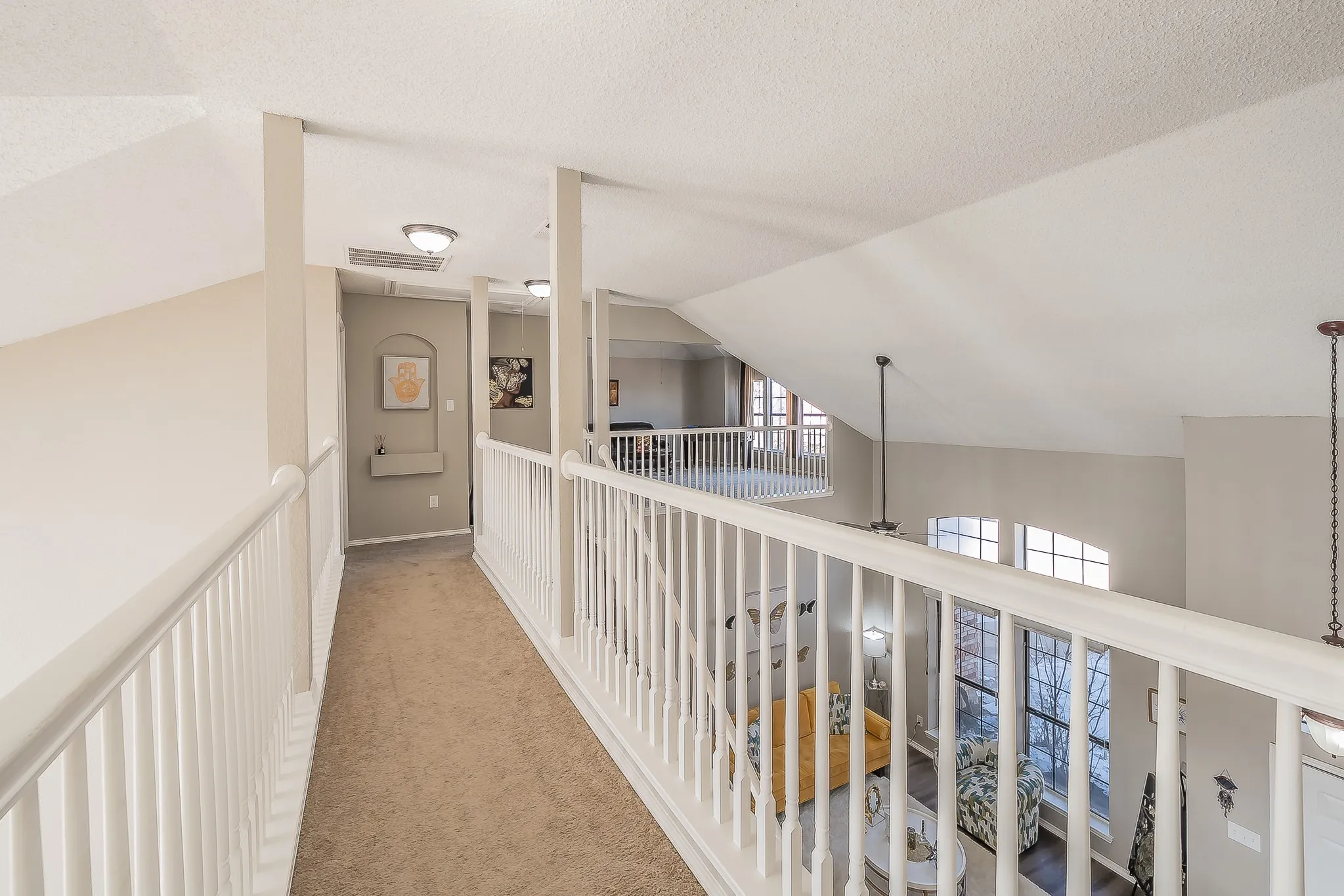 Single Family Residence For Sale in Tarrant County , 2322 Wilmette Drive, Arlington, Texas 76018, 5 Bedroom, 4 Bathroom, 2 Garage spaces, 3,103 Sqft, built in 1998, mls#21173076, Real Estate Agent in Arlington, Homes For Sale in Tarrant county, Homes For Sale in Arlington, Realtor in Arlington Texas, Real Estate Brokerage Independent Realty Texas, Luminita Cordes Realtor