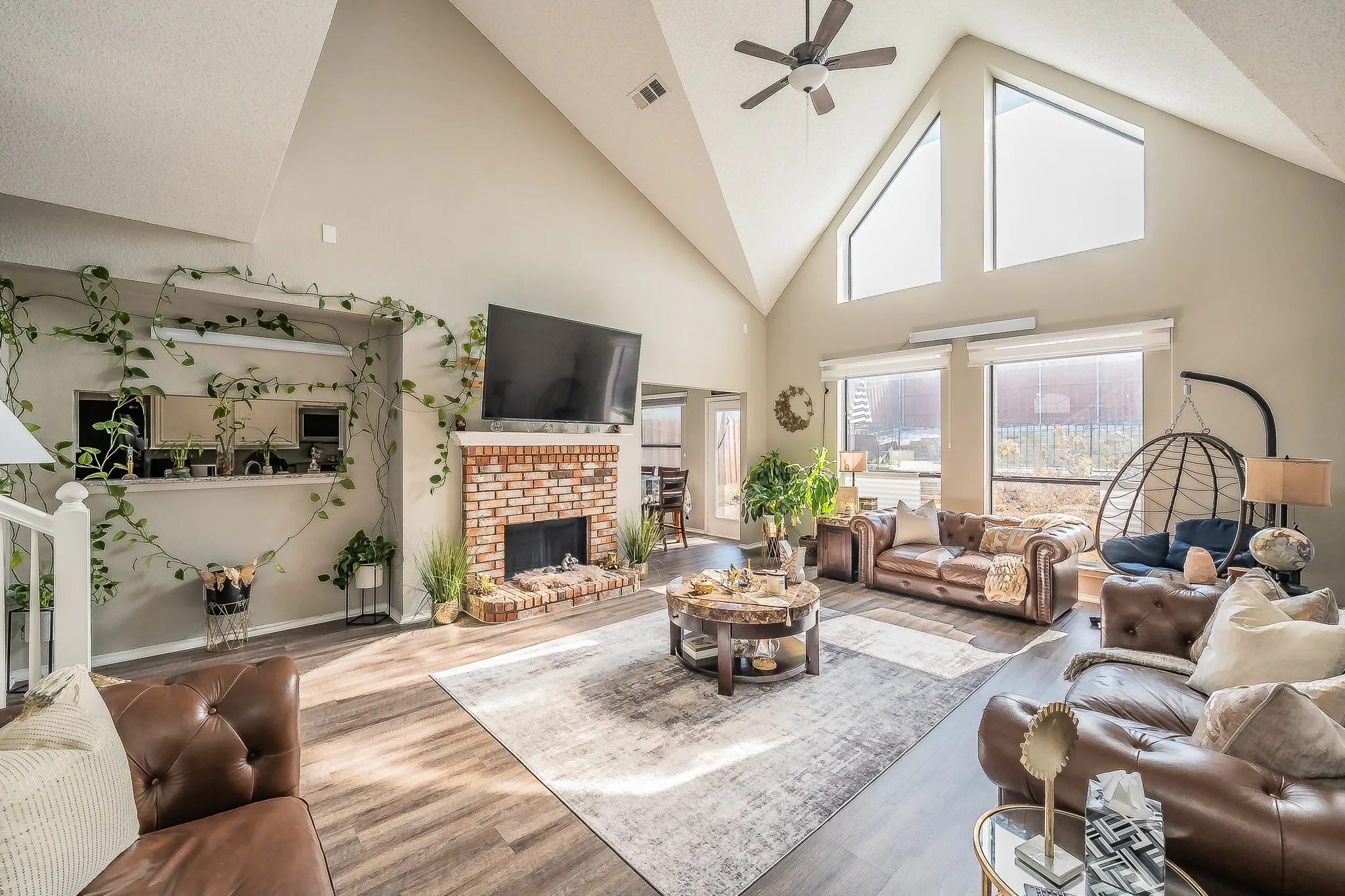 Single Family Residence For Sale in Tarrant County , 2322 Wilmette Drive, Arlington, Texas 76018, 5 Bedroom, 4 Bathroom, 2 Garage spaces, 3,103 Sqft, built in 1998, mls#21173076, Real Estate Agent in Arlington, Homes For Sale in Tarrant county, Homes For Sale in Arlington, Realtor in Arlington Texas, Real Estate Brokerage Independent Realty Texas, Luminita Cordes Realtor