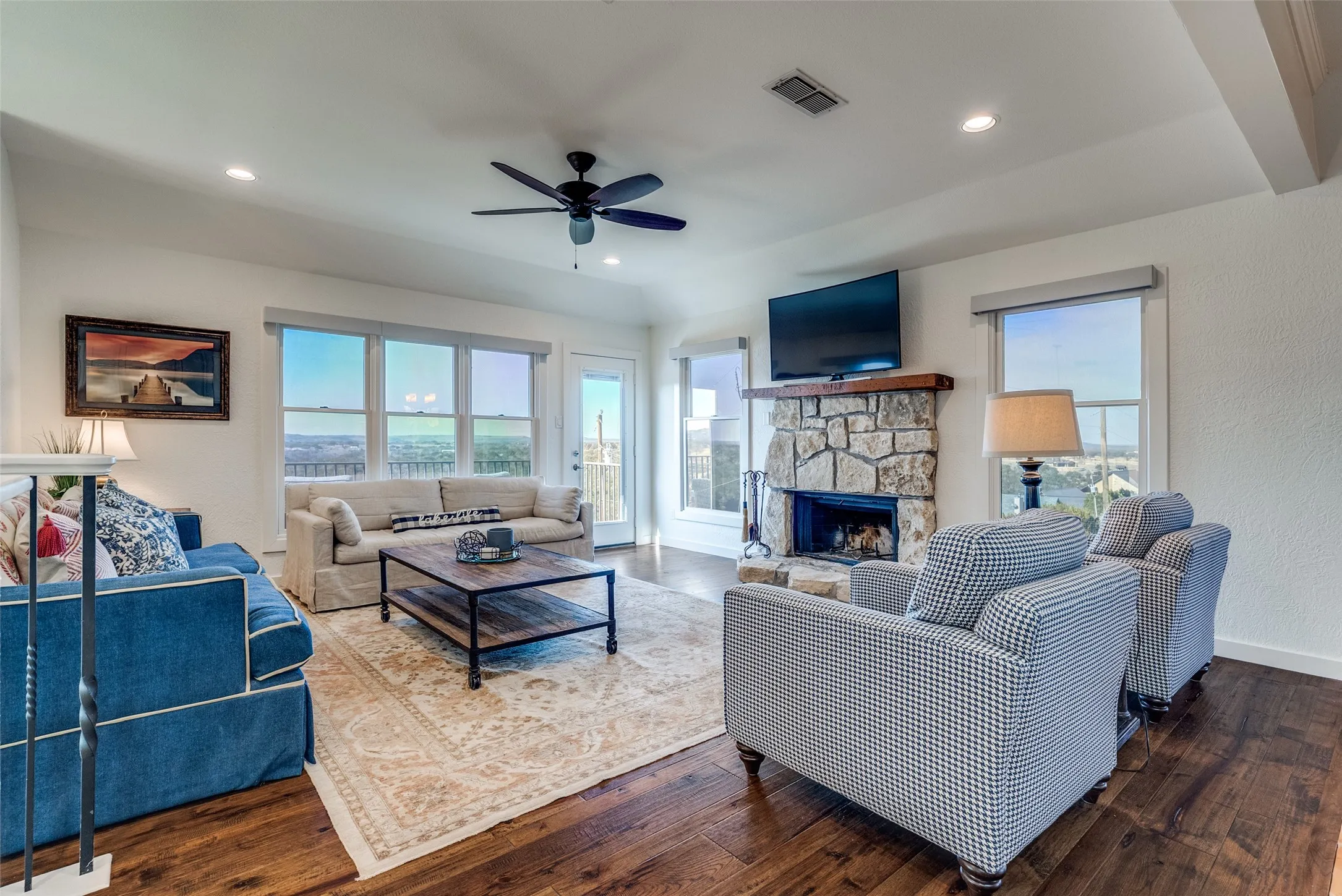 2nd floor living room