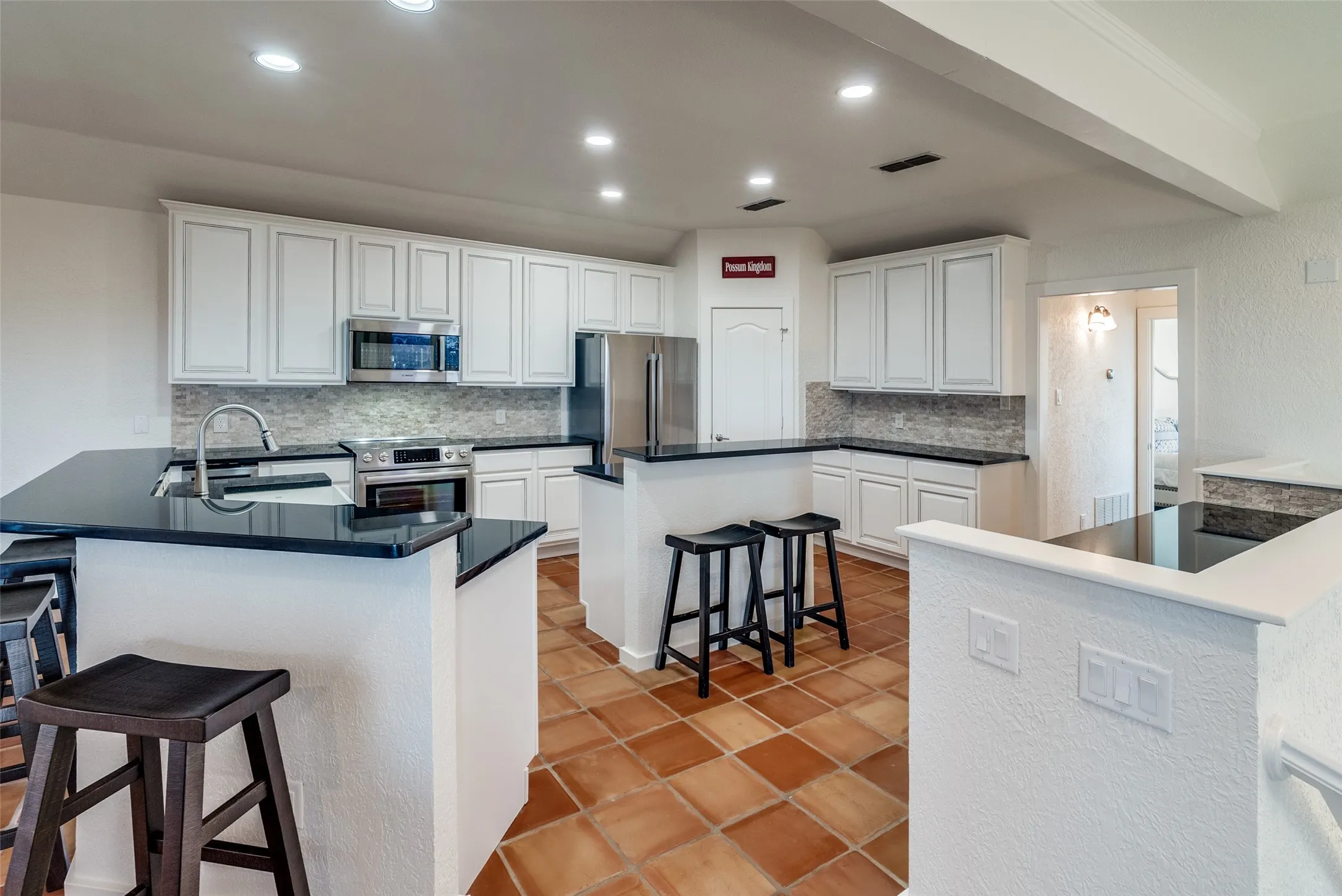 Single Family Residence For Sale in Palo Pinto County , 150 Bel Air Loop, Graford, Texas 76449, 3 Bedroom, 3 Bathroom, 2 Garage spaces, 2,315 Sqft, built in 1997, Preowned, mls#21172758, Real Estate Agent in Graford, Homes For Sale in Palo Pinto county, Homes For Sale in Graford, Realtor in Graford Texas, Real Estate Brokerage Independent Realty Texas, Luminita Cordes Realtor