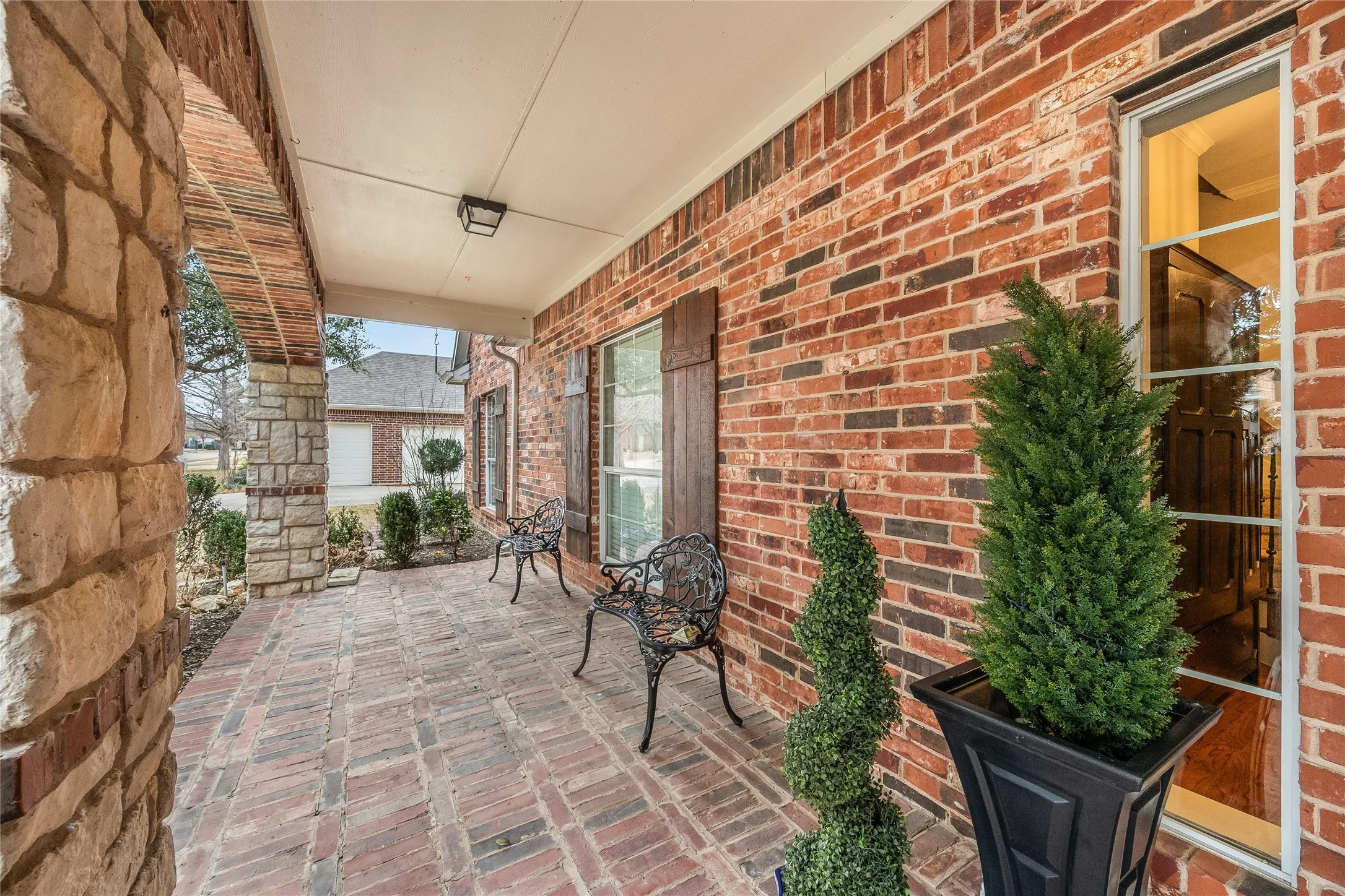 Single Family Residence For Sale in Tarrant County , 13264 Blue Jean Drive, Fort Worth, Texas 76052, 5 Bedrooms, 4 Bathrooms, 3 Garage spaces, 3,357 Sqft, built in 2006, Price $574,000, mls#21172917, Real Estate Agent in Fort Worth, Homes For Sale in Tarrant county, Homes For Sale in Fort Worth, Realtor in Fort Worth Texas, Real Estate Brokerage Independent Realty Texas, Luminita Cordes Realtor