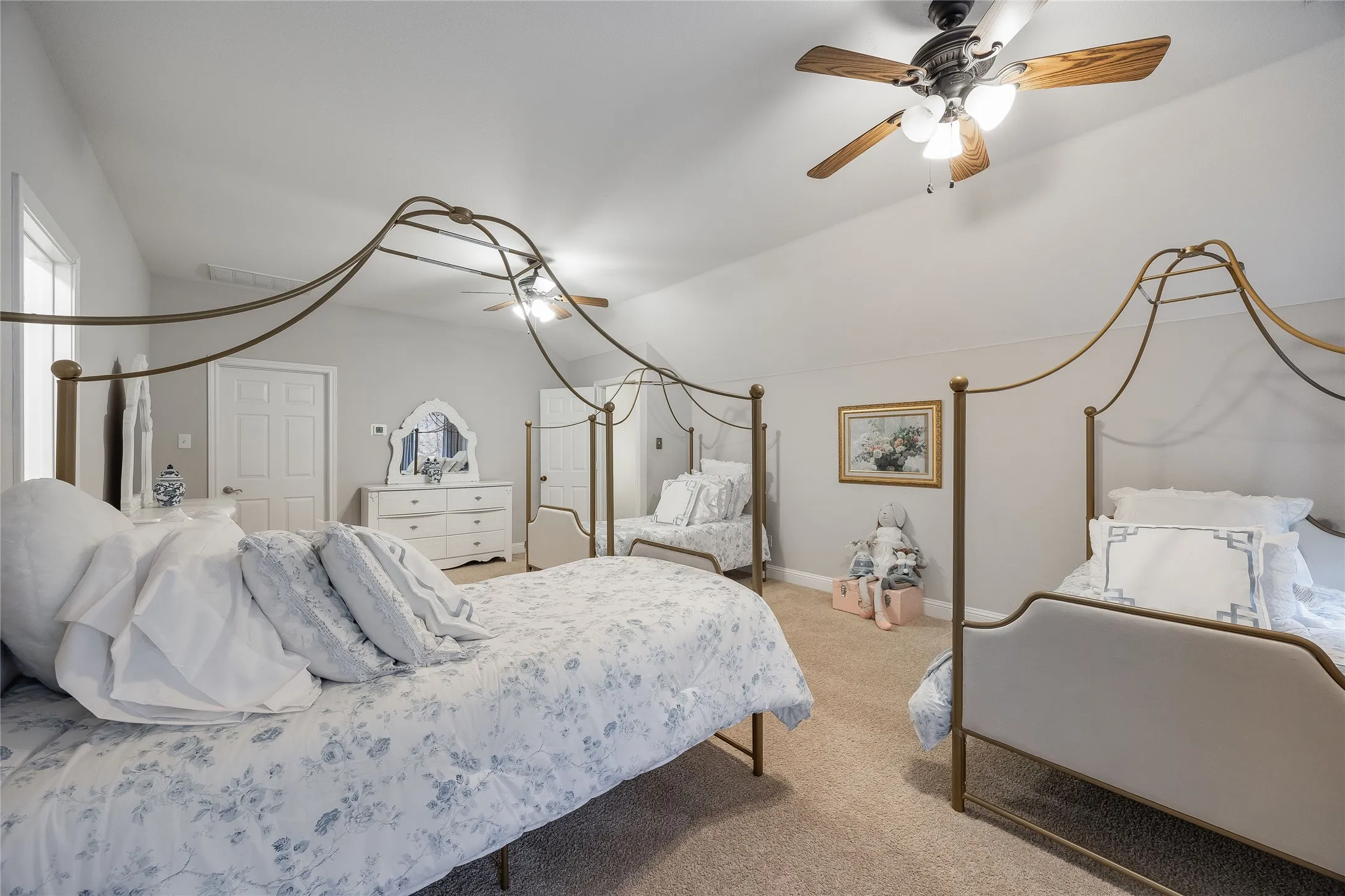 Single Family Residence For Sale in Tarrant County , 13264 Blue Jean Drive, Fort Worth, Texas 76052, 5 Bedrooms, 4 Bathrooms, 3 Garage spaces, 3,357 Sqft, built in 2006, Price $574,000, mls#21172917, Real Estate Agent in Fort Worth, Homes For Sale in Tarrant county, Homes For Sale in Fort Worth, Realtor in Fort Worth Texas, Real Estate Brokerage Independent Realty Texas, Luminita Cordes Realtor