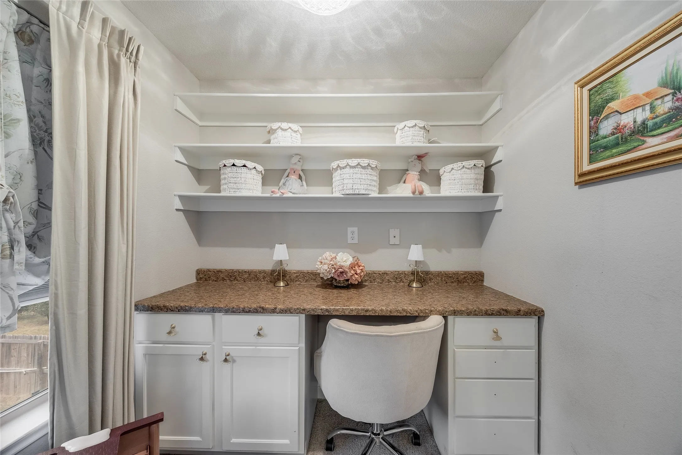 Single Family Residence For Sale in Tarrant County , 13264 Blue Jean Drive, Fort Worth, Texas 76052, 5 Bedrooms, 4 Bathrooms, 3 Garage spaces, 3,357 Sqft, built in 2006, Price $574,000, mls#21172917, Real Estate Agent in Fort Worth, Homes For Sale in Tarrant county, Homes For Sale in Fort Worth, Realtor in Fort Worth Texas, Real Estate Brokerage Independent Realty Texas, Luminita Cordes Realtor