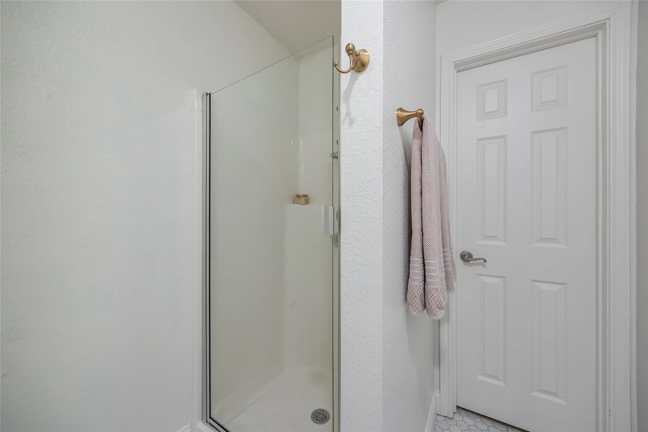 Single Family Residence For Sale in Tarrant County , 13264 Blue Jean Drive, Fort Worth, Texas 76052, 5 Bedrooms, 4 Bathrooms, 3 Garage spaces, 3,357 Sqft, built in 2006, Price $574,000, mls#21172917, Real Estate Agent in Fort Worth, Homes For Sale in Tarrant county, Homes For Sale in Fort Worth, Realtor in Fort Worth Texas, Real Estate Brokerage Independent Realty Texas, Luminita Cordes Realtor