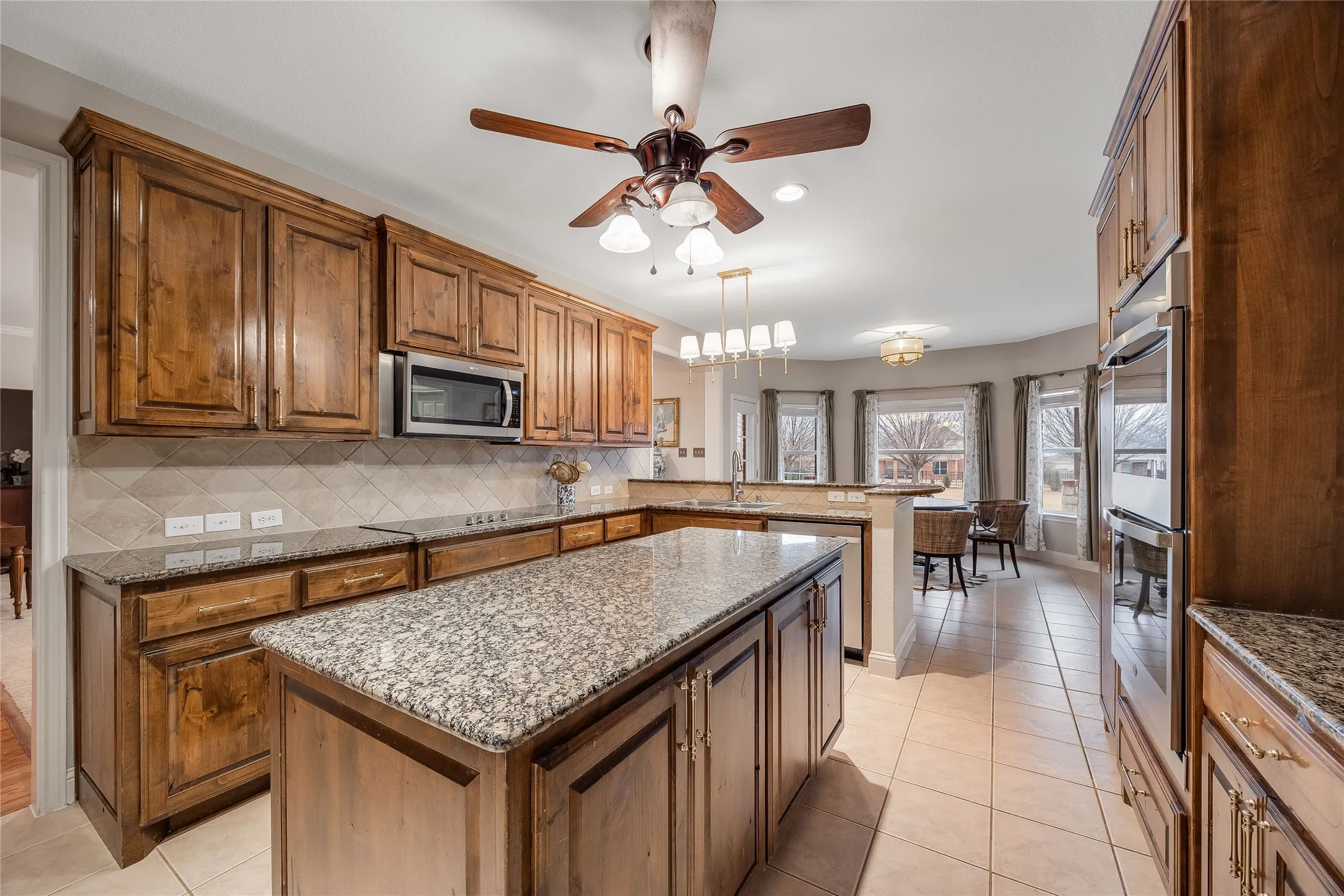 Single Family Residence For Sale in Tarrant County , 13264 Blue Jean Drive, Fort Worth, Texas 76052, 5 Bedrooms, 4 Bathrooms, 3 Garage spaces, 3,357 Sqft, built in 2006, Price $574,000, mls#21172917, Real Estate Agent in Fort Worth, Homes For Sale in Tarrant county, Homes For Sale in Fort Worth, Realtor in Fort Worth Texas, Real Estate Brokerage Independent Realty Texas, Luminita Cordes Realtor