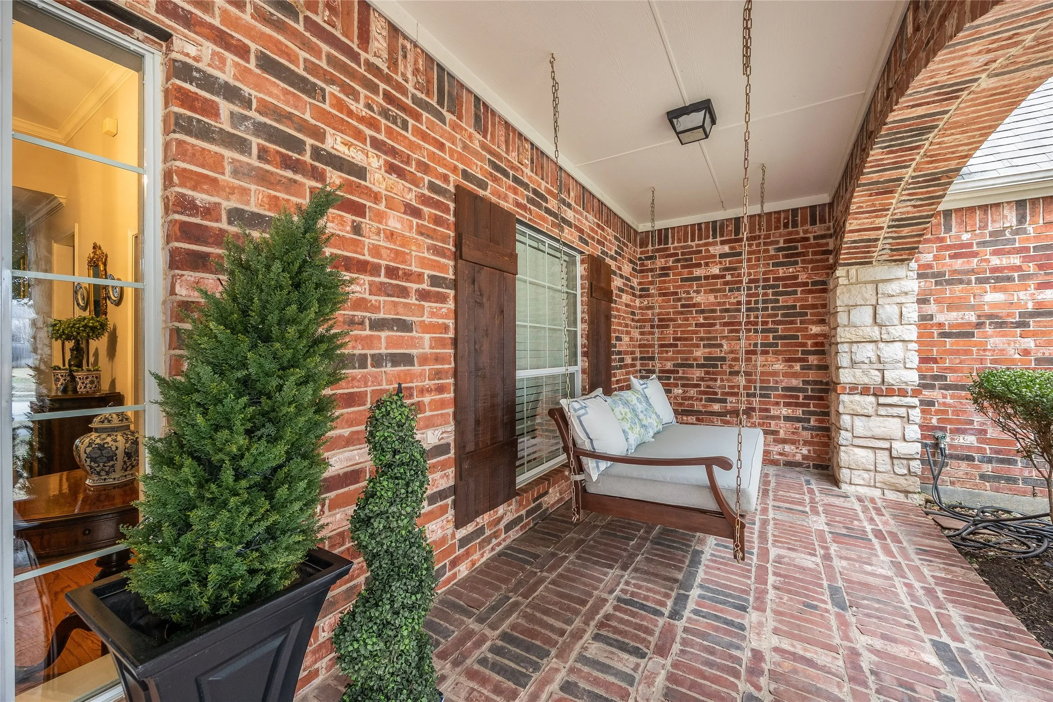 Single Family Residence For Sale in Tarrant County , 13264 Blue Jean Drive, Fort Worth, Texas 76052, 5 Bedrooms, 4 Bathrooms, 3 Garage spaces, 3,357 Sqft, built in 2006, Price $574,000, mls#21172917, Real Estate Agent in Fort Worth, Homes For Sale in Tarrant county, Homes For Sale in Fort Worth, Realtor in Fort Worth Texas, Real Estate Brokerage Independent Realty Texas, Luminita Cordes Realtor