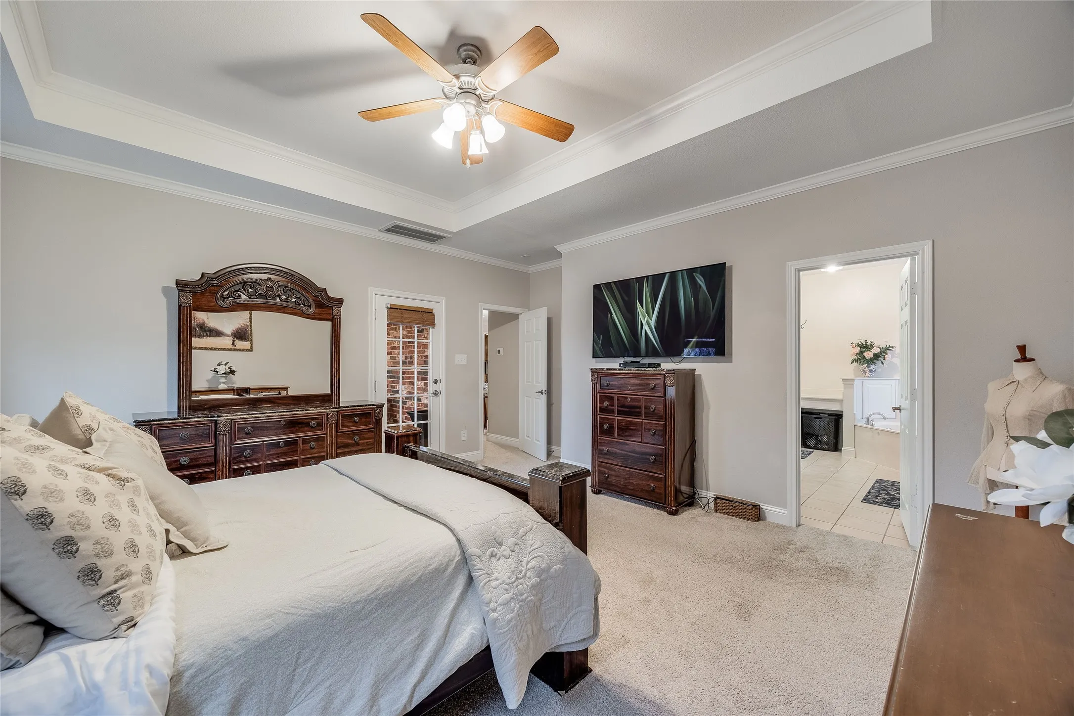 Single Family Residence For Sale in Tarrant County , 13264 Blue Jean Drive, Fort Worth, Texas 76052, 5 Bedrooms, 4 Bathrooms, 3 Garage spaces, 3,357 Sqft, built in 2006, Price $574,000, mls#21172917, Real Estate Agent in Fort Worth, Homes For Sale in Tarrant county, Homes For Sale in Fort Worth, Realtor in Fort Worth Texas, Real Estate Brokerage Independent Realty Texas, Luminita Cordes Realtor