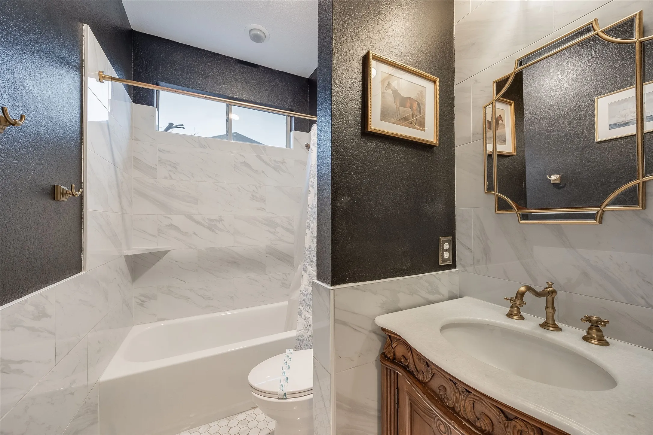 Single Family Residence For Sale in Tarrant County , 13264 Blue Jean Drive, Fort Worth, Texas 76052, 5 Bedrooms, 4 Bathrooms, 3 Garage spaces, 3,357 Sqft, built in 2006, Price $574,000, mls#21172917, Real Estate Agent in Fort Worth, Homes For Sale in Tarrant county, Homes For Sale in Fort Worth, Realtor in Fort Worth Texas, Real Estate Brokerage Independent Realty Texas, Luminita Cordes Realtor