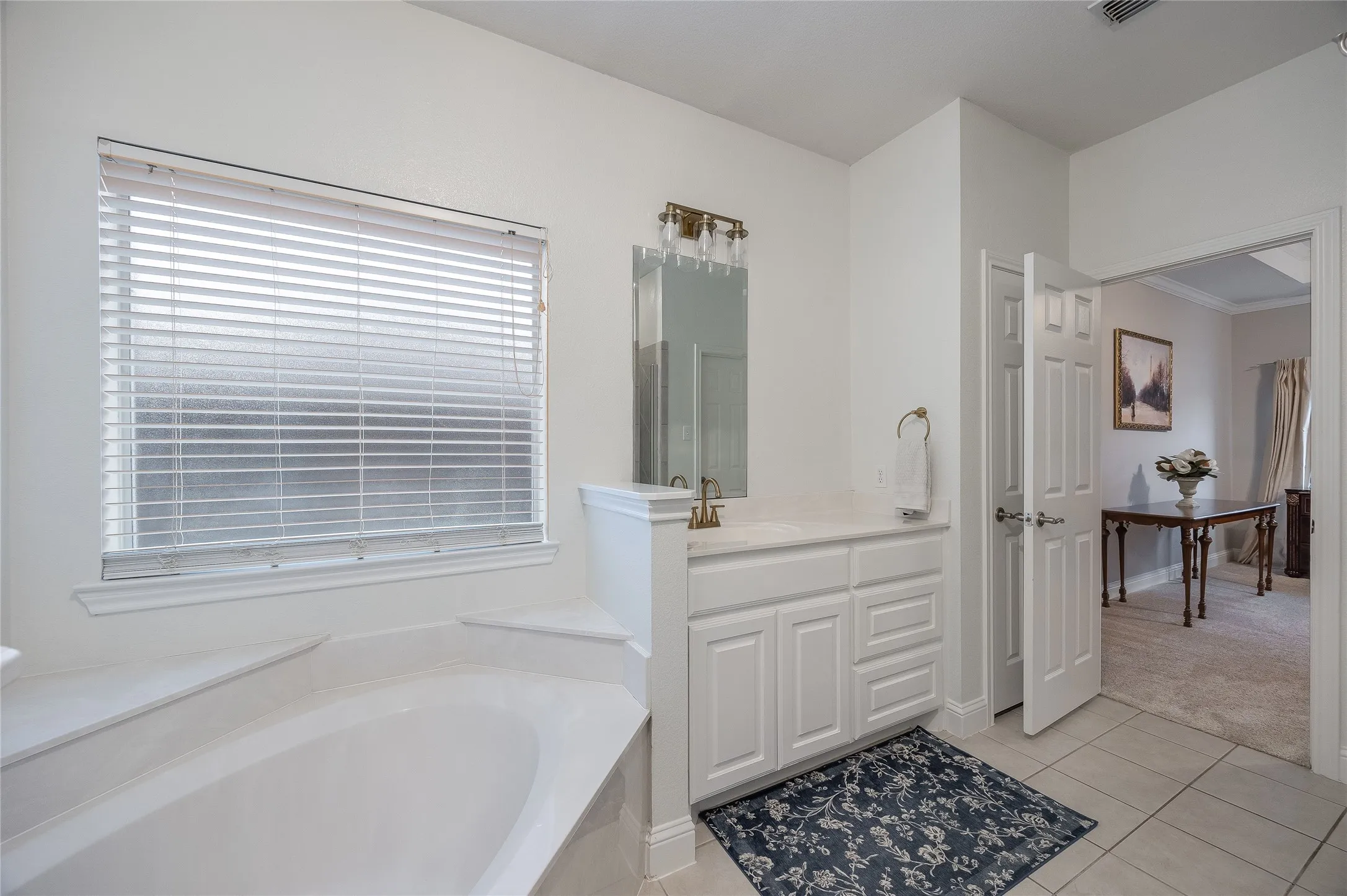 Single Family Residence For Sale in Tarrant County , 13264 Blue Jean Drive, Fort Worth, Texas 76052, 5 Bedrooms, 4 Bathrooms, 3 Garage spaces, 3,357 Sqft, built in 2006, Price $574,000, mls#21172917, Real Estate Agent in Fort Worth, Homes For Sale in Tarrant county, Homes For Sale in Fort Worth, Realtor in Fort Worth Texas, Real Estate Brokerage Independent Realty Texas, Luminita Cordes Realtor