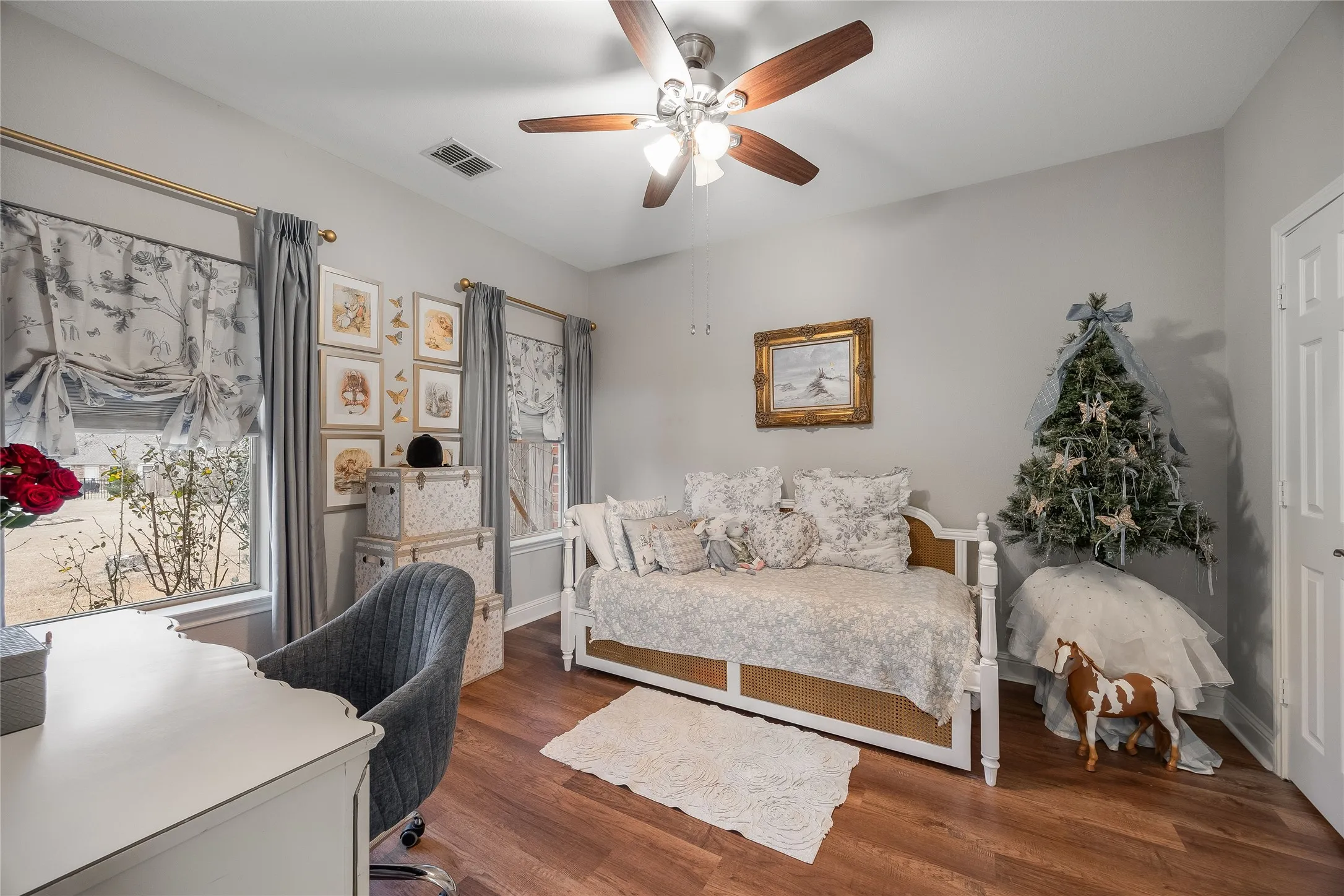 Single Family Residence For Sale in Tarrant County , 13264 Blue Jean Drive, Fort Worth, Texas 76052, 5 Bedrooms, 4 Bathrooms, 3 Garage spaces, 3,357 Sqft, built in 2006, Price $574,000, mls#21172917, Real Estate Agent in Fort Worth, Homes For Sale in Tarrant county, Homes For Sale in Fort Worth, Realtor in Fort Worth Texas, Real Estate Brokerage Independent Realty Texas, Luminita Cordes Realtor