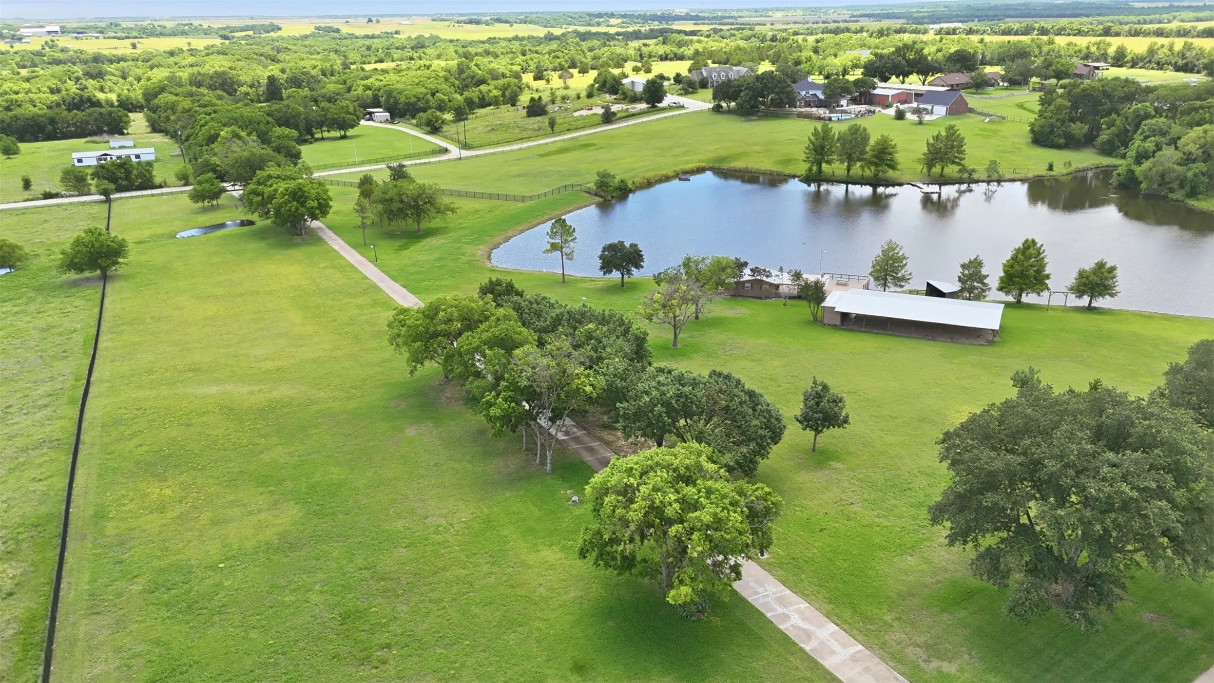 Single Family Residence For Sale in Kaufman County , 13914 Overlook Lane, Forney, Texas 75126, 4 Bedroom, 5 Bathroom, 4 Garage spaces, 3,377 Sqft, built in 1994, mls#21163869, Real Estate Agent in Forney, Homes For Sale in Kaufman county, Homes For Sale in Forney, Realtor in Forney Texas, Real Estate Brokerage Independent Realty Texas, Luminita Cordes Realtor