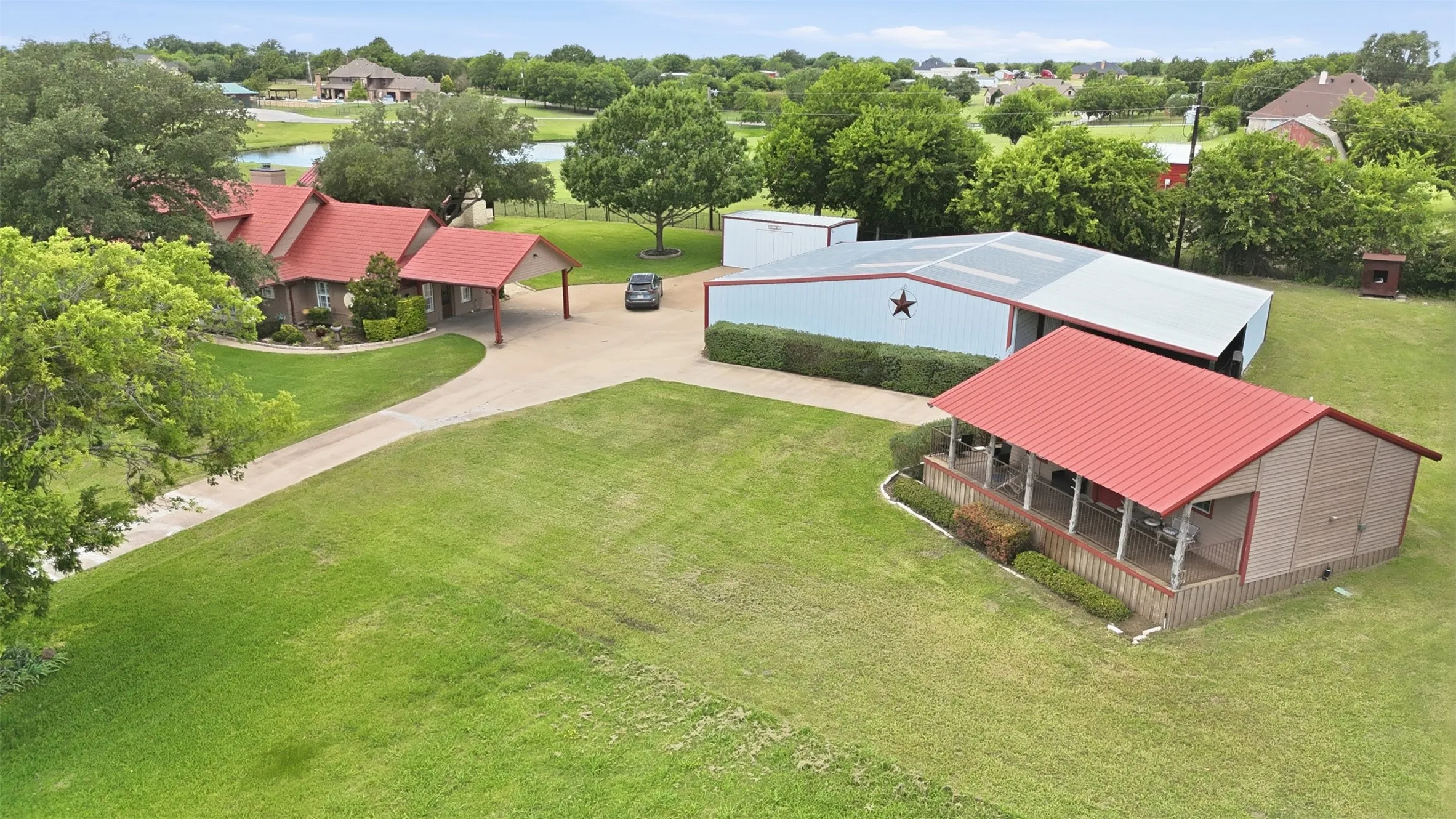 Single Family Residence For Sale in Kaufman County , 13914 Overlook Lane, Forney, Texas 75126, 4 Bedroom, 5 Bathroom, 4 Garage spaces, 3,377 Sqft, built in 1994, mls#21163869, Real Estate Agent in Forney, Homes For Sale in Kaufman county, Homes For Sale in Forney, Realtor in Forney Texas, Real Estate Brokerage Independent Realty Texas, Luminita Cordes Realtor