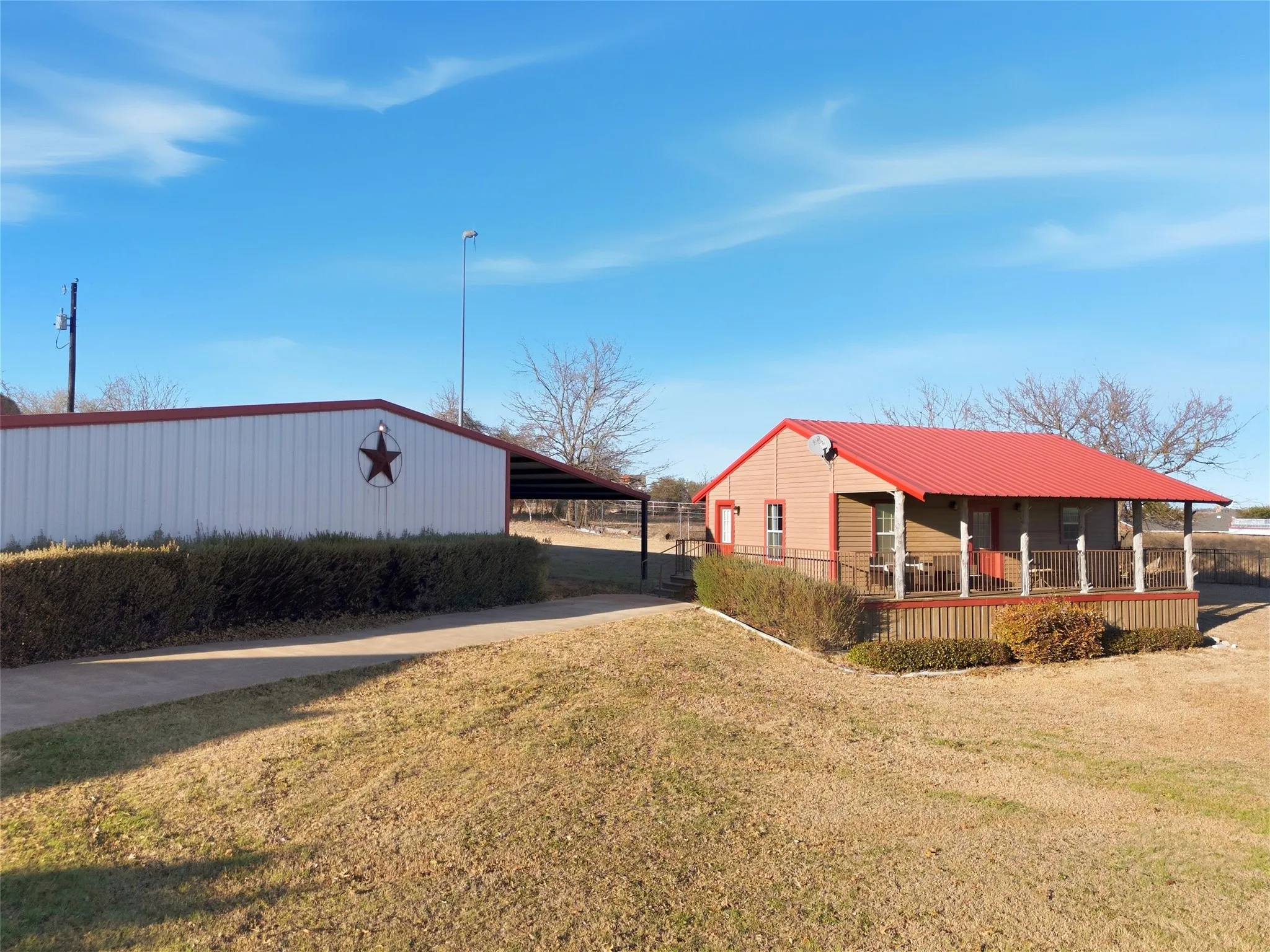 Single Family Residence For Sale in Kaufman County , 13914 Overlook Lane, Forney, Texas 75126, 4 Bedroom, 5 Bathroom, 4 Garage spaces, 3,377 Sqft, built in 1994, mls#21163869, Real Estate Agent in Forney, Homes For Sale in Kaufman county, Homes For Sale in Forney, Realtor in Forney Texas, Real Estate Brokerage Independent Realty Texas, Luminita Cordes Realtor