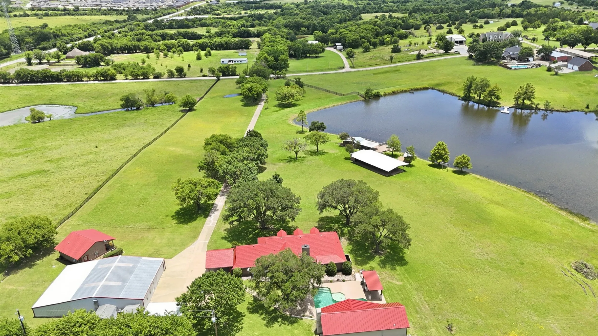 Single Family Residence For Sale in Kaufman County , 13914 Overlook Lane, Forney, Texas 75126, 4 Bedroom, 5 Bathroom, 4 Garage spaces, 3,377 Sqft, built in 1994, mls#21163869, Real Estate Agent in Forney, Homes For Sale in Kaufman county, Homes For Sale in Forney, Realtor in Forney Texas, Real Estate Brokerage Independent Realty Texas, Luminita Cordes Realtor