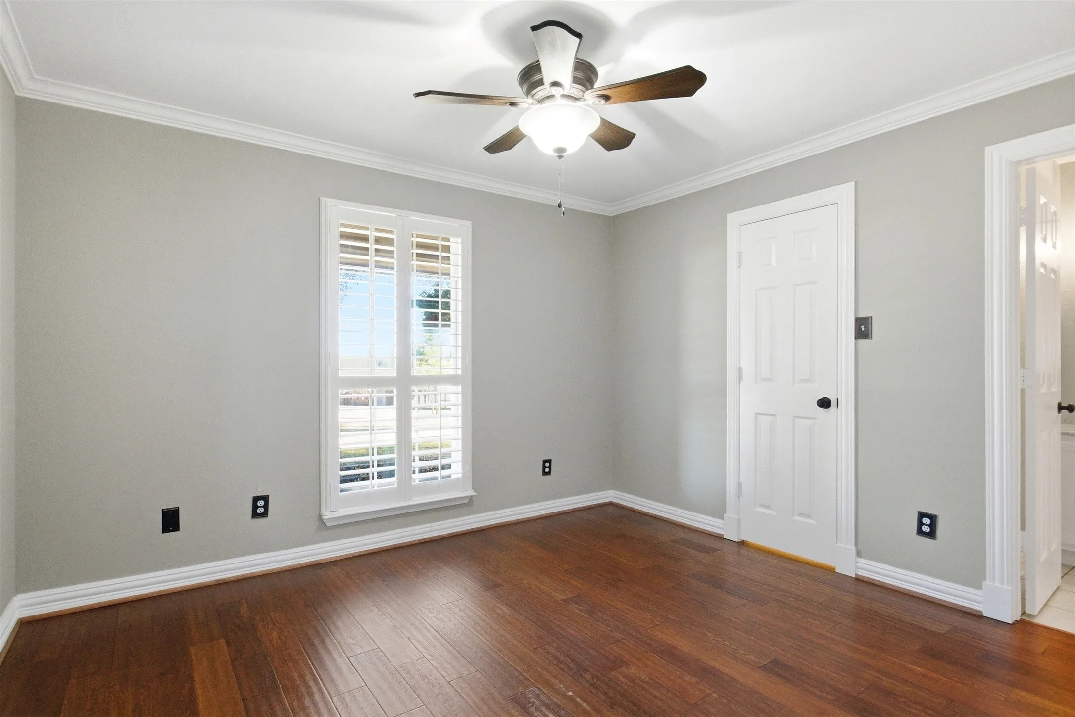 Single Family Residence For Sale in Kaufman County , 13914 Overlook Lane, Forney, Texas 75126, 4 Bedroom, 5 Bathroom, 4 Garage spaces, 3,377 Sqft, built in 1994, mls#21163869, Real Estate Agent in Forney, Homes For Sale in Kaufman county, Homes For Sale in Forney, Realtor in Forney Texas, Real Estate Brokerage Independent Realty Texas, Luminita Cordes Realtor
