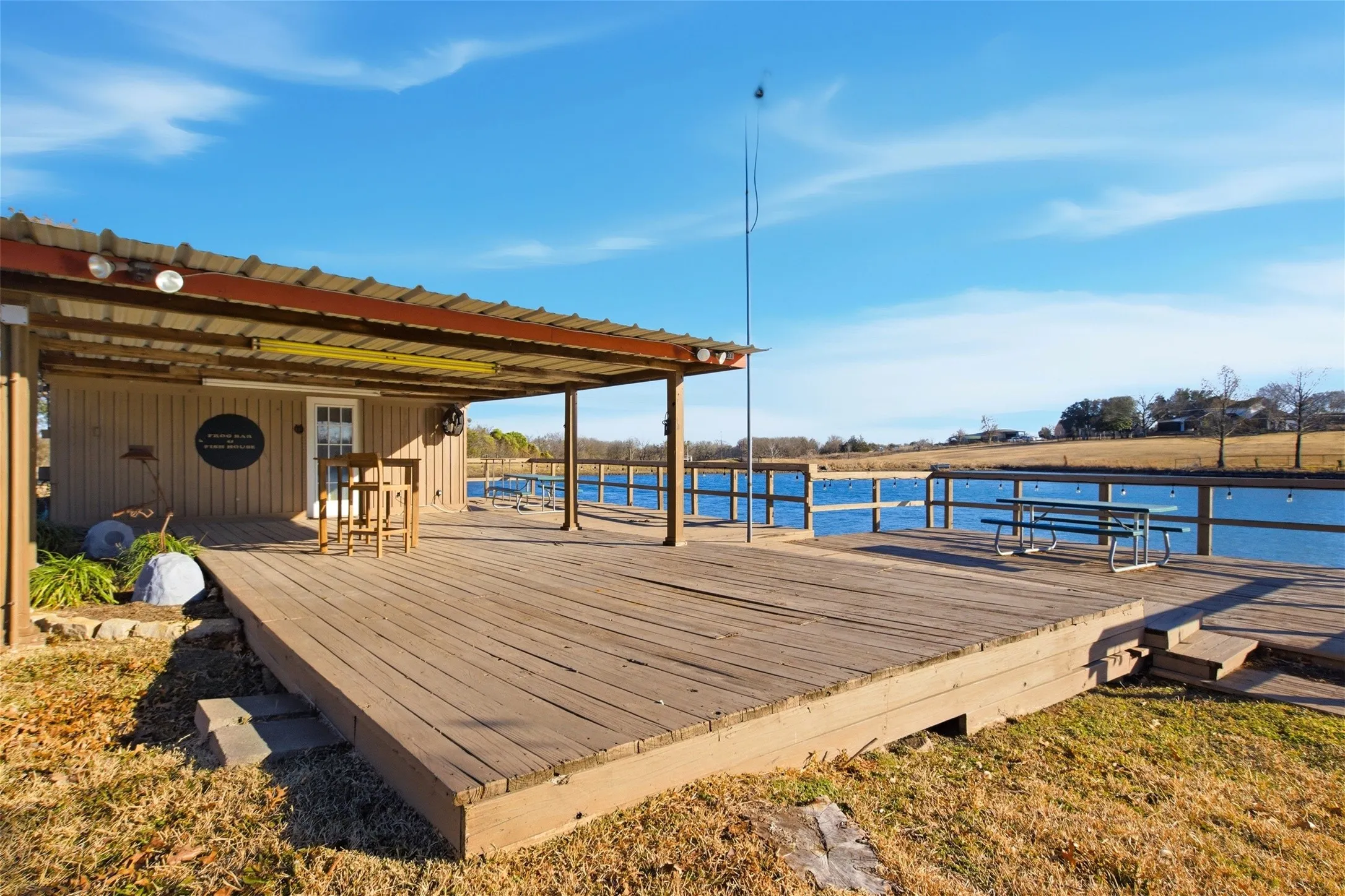 Single Family Residence For Sale in Kaufman County , 13914 Overlook Lane, Forney, Texas 75126, 4 Bedroom, 5 Bathroom, 4 Garage spaces, 3,377 Sqft, built in 1994, mls#21163869, Real Estate Agent in Forney, Homes For Sale in Kaufman county, Homes For Sale in Forney, Realtor in Forney Texas, Real Estate Brokerage Independent Realty Texas, Luminita Cordes Realtor