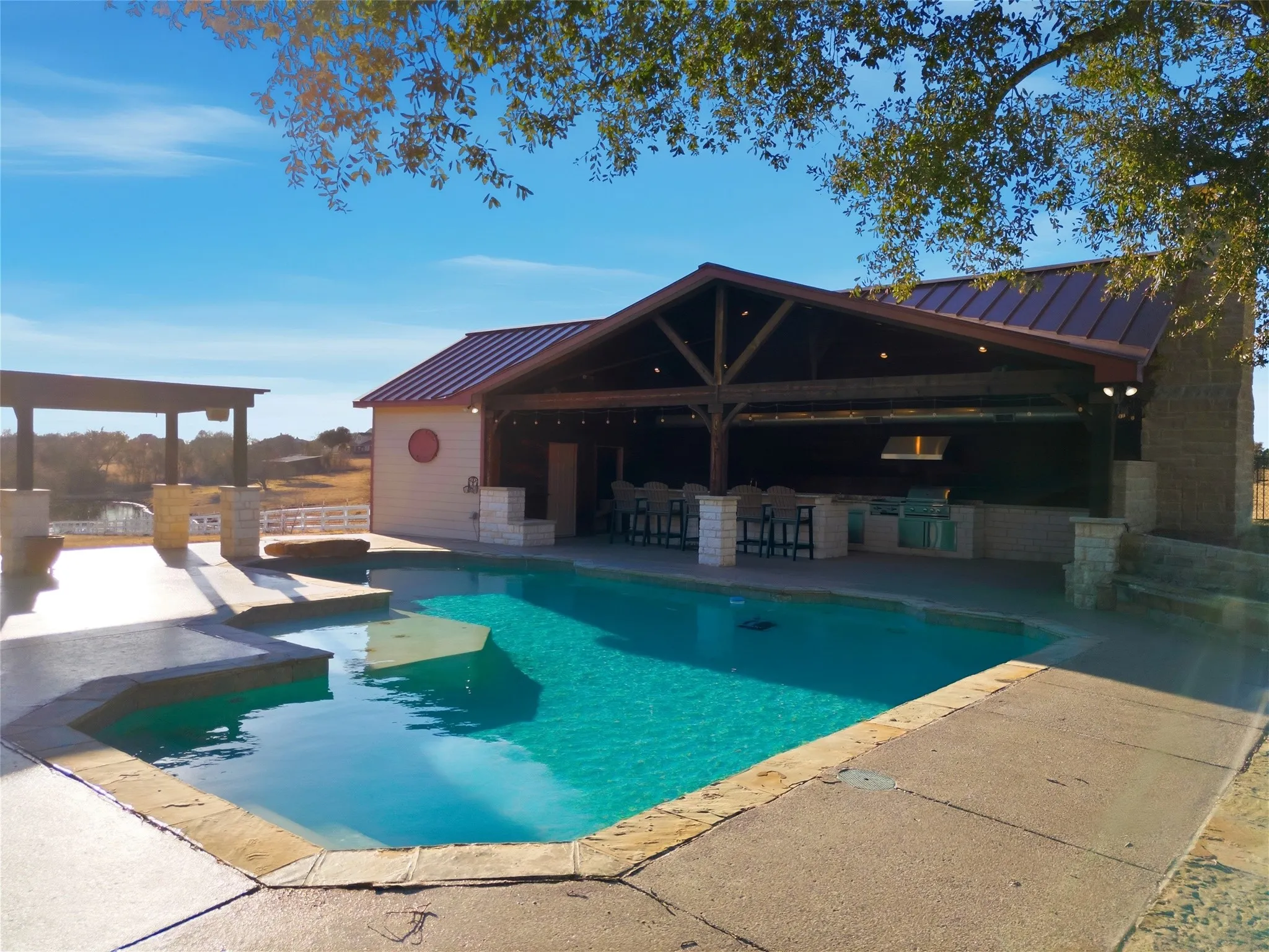 Single Family Residence For Sale in Kaufman County , 13914 Overlook Lane, Forney, Texas 75126, 4 Bedroom, 5 Bathroom, 4 Garage spaces, 3,377 Sqft, built in 1994, mls#21163869, Real Estate Agent in Forney, Homes For Sale in Kaufman county, Homes For Sale in Forney, Realtor in Forney Texas, Real Estate Brokerage Independent Realty Texas, Luminita Cordes Realtor