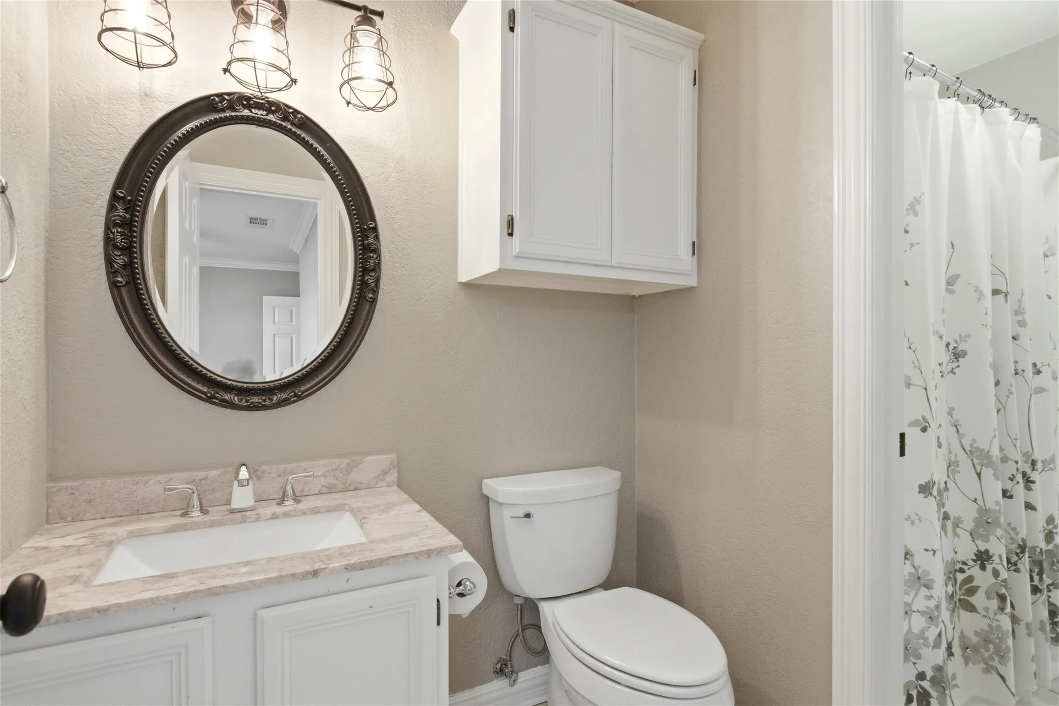 Single Family Residence For Sale in Kaufman County , 13914 Overlook Lane, Forney, Texas 75126, 4 Bedroom, 5 Bathroom, 4 Garage spaces, 3,377 Sqft, built in 1994, mls#21163869, Real Estate Agent in Forney, Homes For Sale in Kaufman county, Homes For Sale in Forney, Realtor in Forney Texas, Real Estate Brokerage Independent Realty Texas, Luminita Cordes Realtor