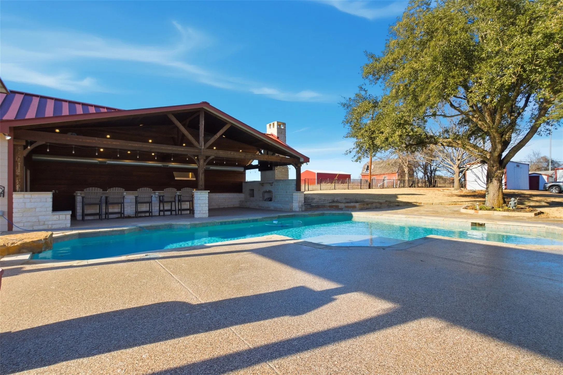 Single Family Residence For Sale in Kaufman County , 13914 Overlook Lane, Forney, Texas 75126, 4 Bedroom, 5 Bathroom, 4 Garage spaces, 3,377 Sqft, built in 1994, mls#21163869, Real Estate Agent in Forney, Homes For Sale in Kaufman county, Homes For Sale in Forney, Realtor in Forney Texas, Real Estate Brokerage Independent Realty Texas, Luminita Cordes Realtor