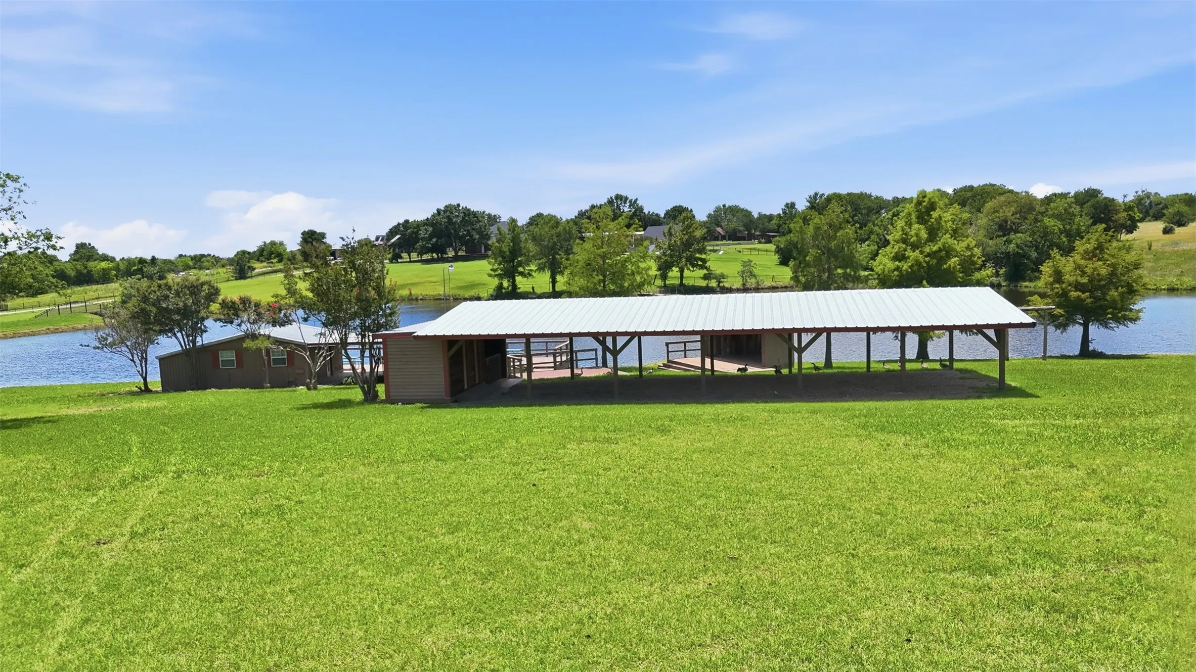 Single Family Residence For Sale in Kaufman County , 13914 Overlook Lane, Forney, Texas 75126, 4 Bedroom, 5 Bathroom, 4 Garage spaces, 3,377 Sqft, built in 1994, mls#21163869, Real Estate Agent in Forney, Homes For Sale in Kaufman county, Homes For Sale in Forney, Realtor in Forney Texas, Real Estate Brokerage Independent Realty Texas, Luminita Cordes Realtor