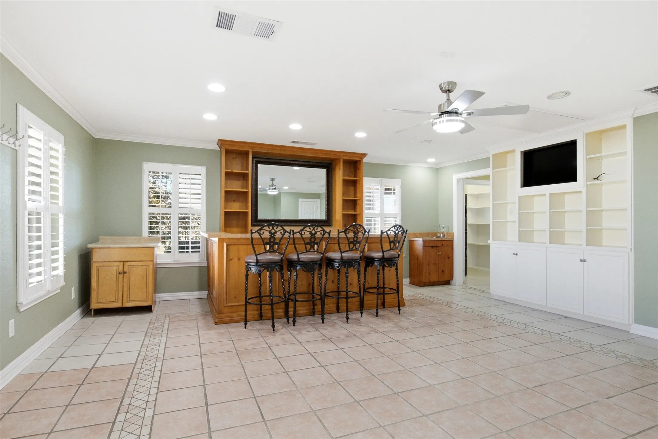 Single Family Residence For Sale in Kaufman County , 13914 Overlook Lane, Forney, Texas 75126, 4 Bedroom, 5 Bathroom, 4 Garage spaces, 3,377 Sqft, built in 1994, mls#21163869, Real Estate Agent in Forney, Homes For Sale in Kaufman county, Homes For Sale in Forney, Realtor in Forney Texas, Real Estate Brokerage Independent Realty Texas, Luminita Cordes Realtor