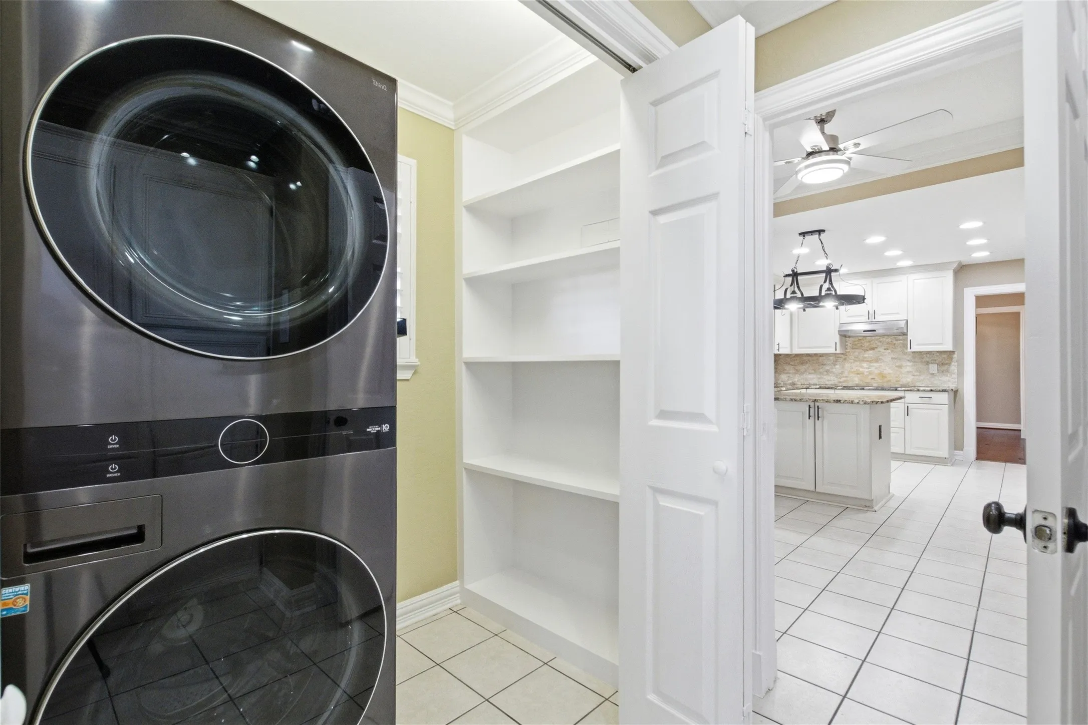 Single Family Residence For Sale in Kaufman County , 13914 Overlook Lane, Forney, Texas 75126, 4 Bedroom, 5 Bathroom, 4 Garage spaces, 3,377 Sqft, built in 1994, mls#21163869, Real Estate Agent in Forney, Homes For Sale in Kaufman county, Homes For Sale in Forney, Realtor in Forney Texas, Real Estate Brokerage Independent Realty Texas, Luminita Cordes Realtor