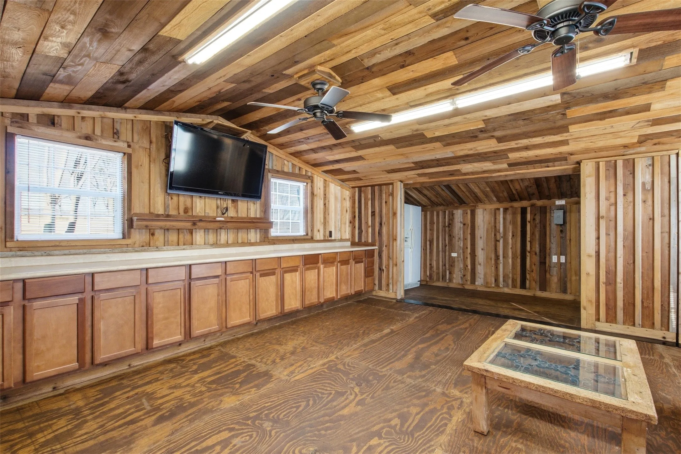 Single Family Residence For Sale in Kaufman County , 13914 Overlook Lane, Forney, Texas 75126, 4 Bedroom, 5 Bathroom, 4 Garage spaces, 3,377 Sqft, built in 1994, mls#21163869, Real Estate Agent in Forney, Homes For Sale in Kaufman county, Homes For Sale in Forney, Realtor in Forney Texas, Real Estate Brokerage Independent Realty Texas, Luminita Cordes Realtor