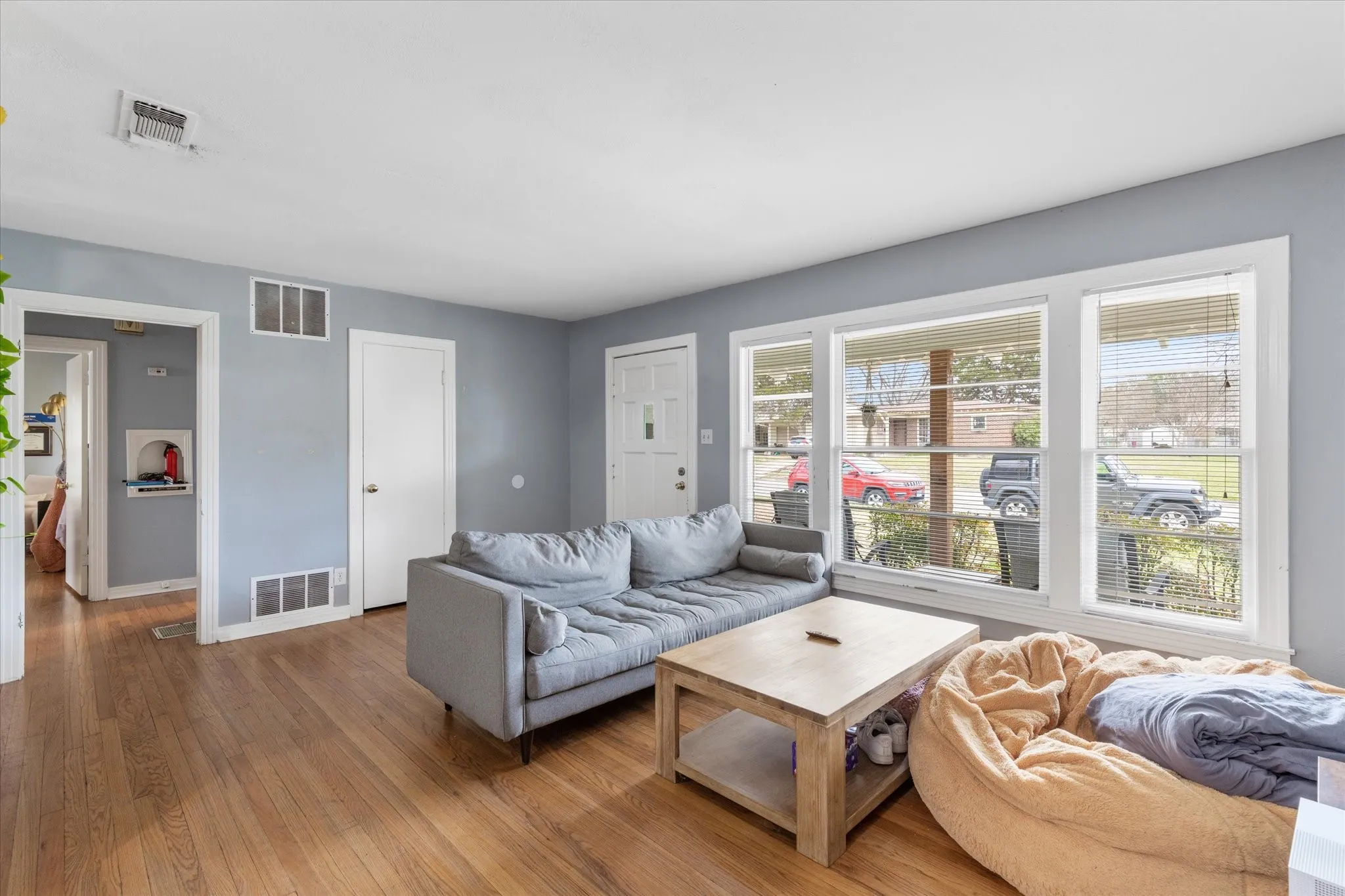 Single Family Residence For Rent in Tarrant County , 4228 Winfield Avenue, Fort Worth, Texas 76109, 4 Bedroom, 2 Bathroom, 1 Garage spaces, 1,486 Sqft, built in 1950, Preowned, mls#21172321, Real Estate Agent in Fort Worth, Homes For Rent in Tarrant county, Homes For Rent in Fort Worth, Realtor in Fort Worth Texas, Real Estate Brokerage Independent Realty Texas, Luminita Cordes Realtor